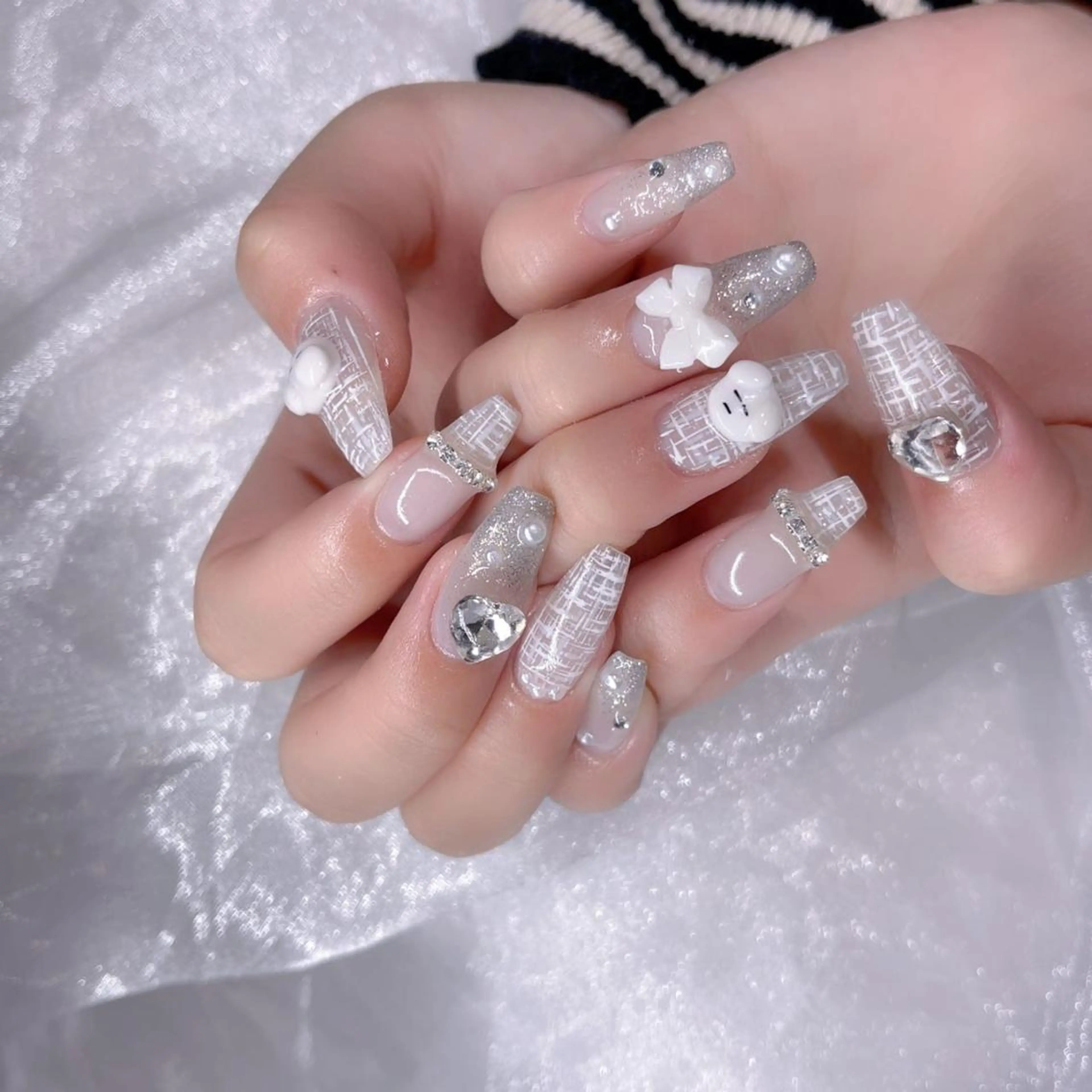 ネイル アートネイル 長さ出し ネイルチップ Queens マオのネイルデザイン