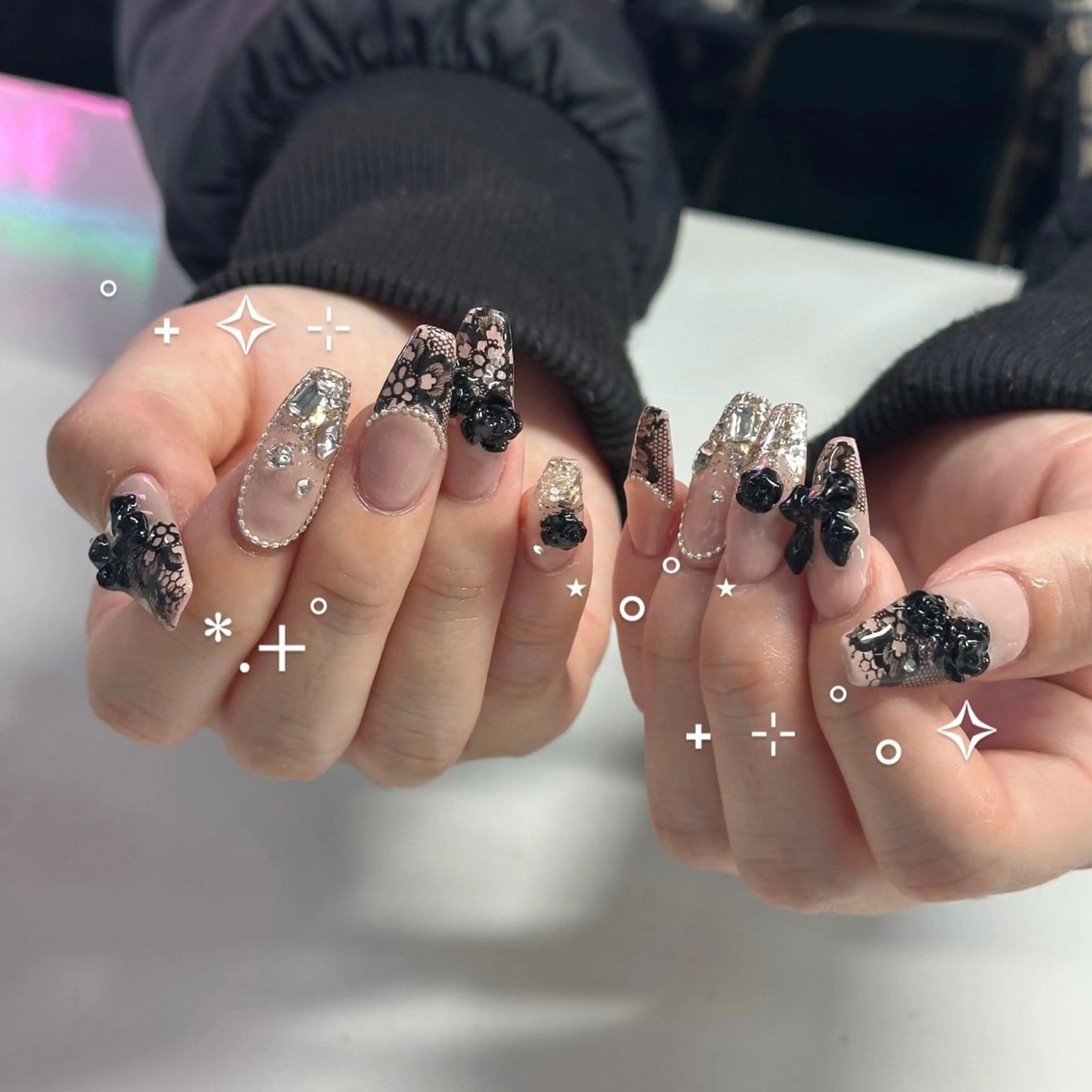 ネイル ガーリー レース ハンドネイル WOLTOKYO渋谷 yunaのネイルデザイン