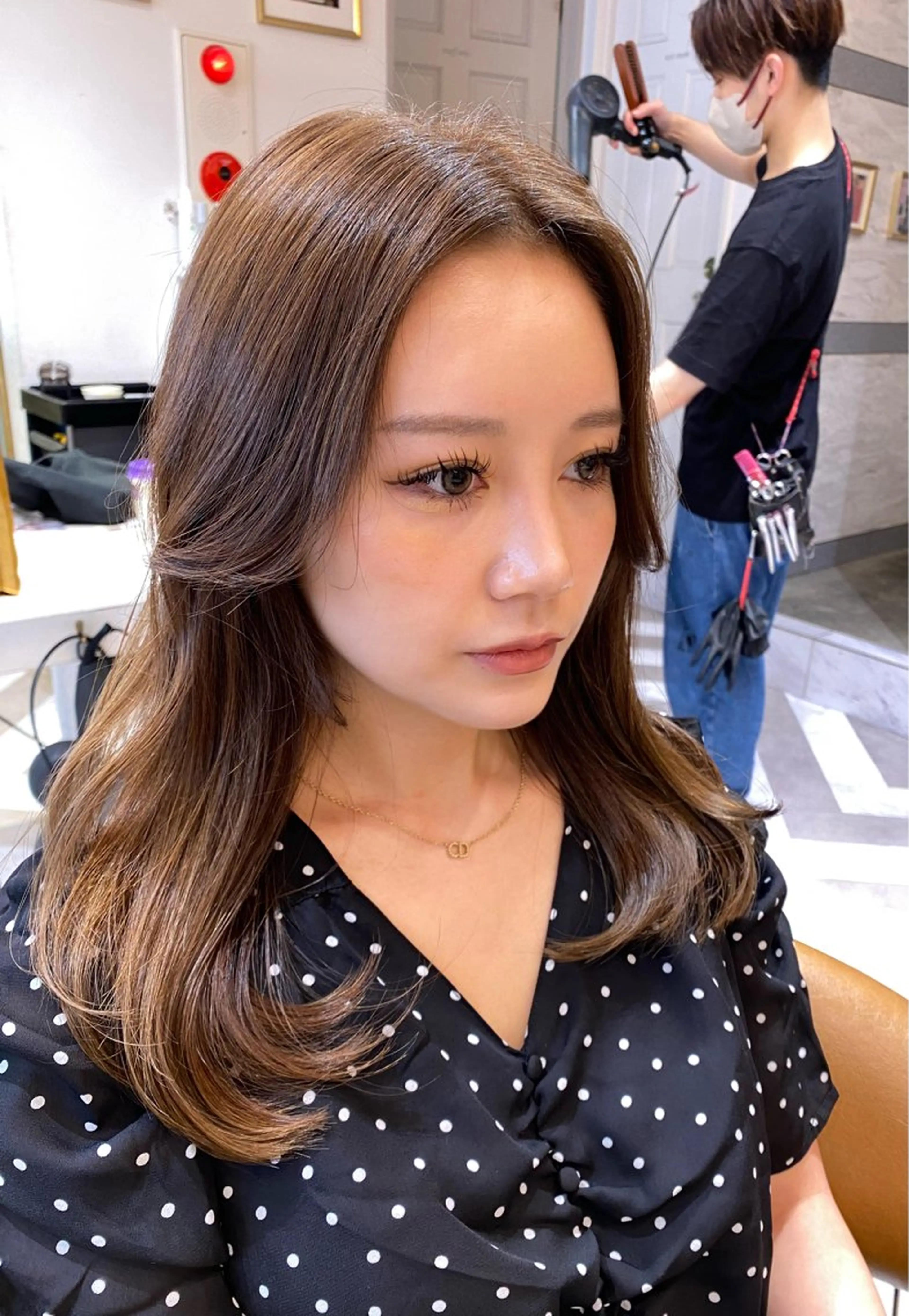 ミディアム カラー カット ヘアカラー トリートメント レイヤーカット /透明感カラー西田のヘアスタイル