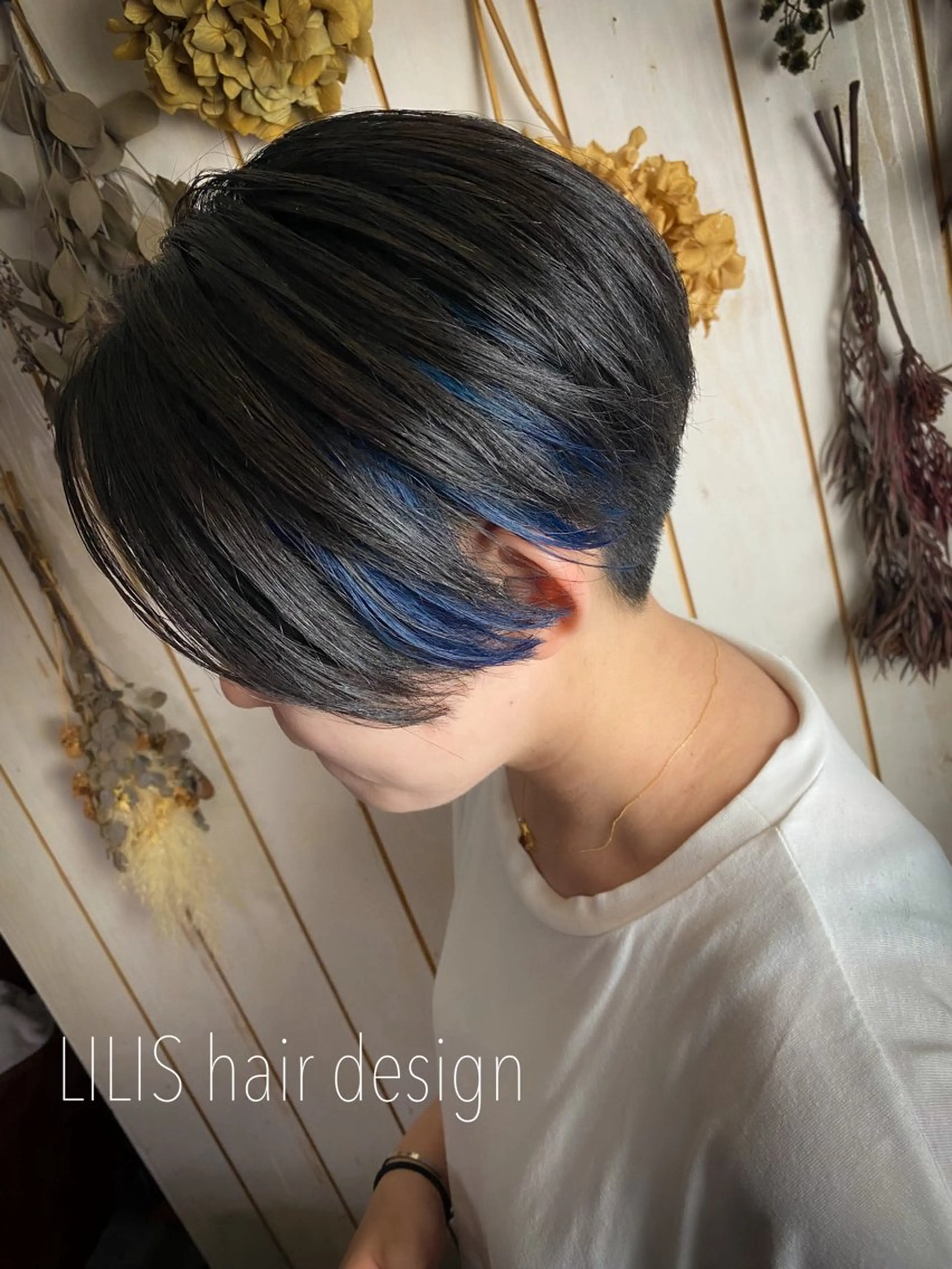 ショート カラー LILIS hair designのヘアスタイル