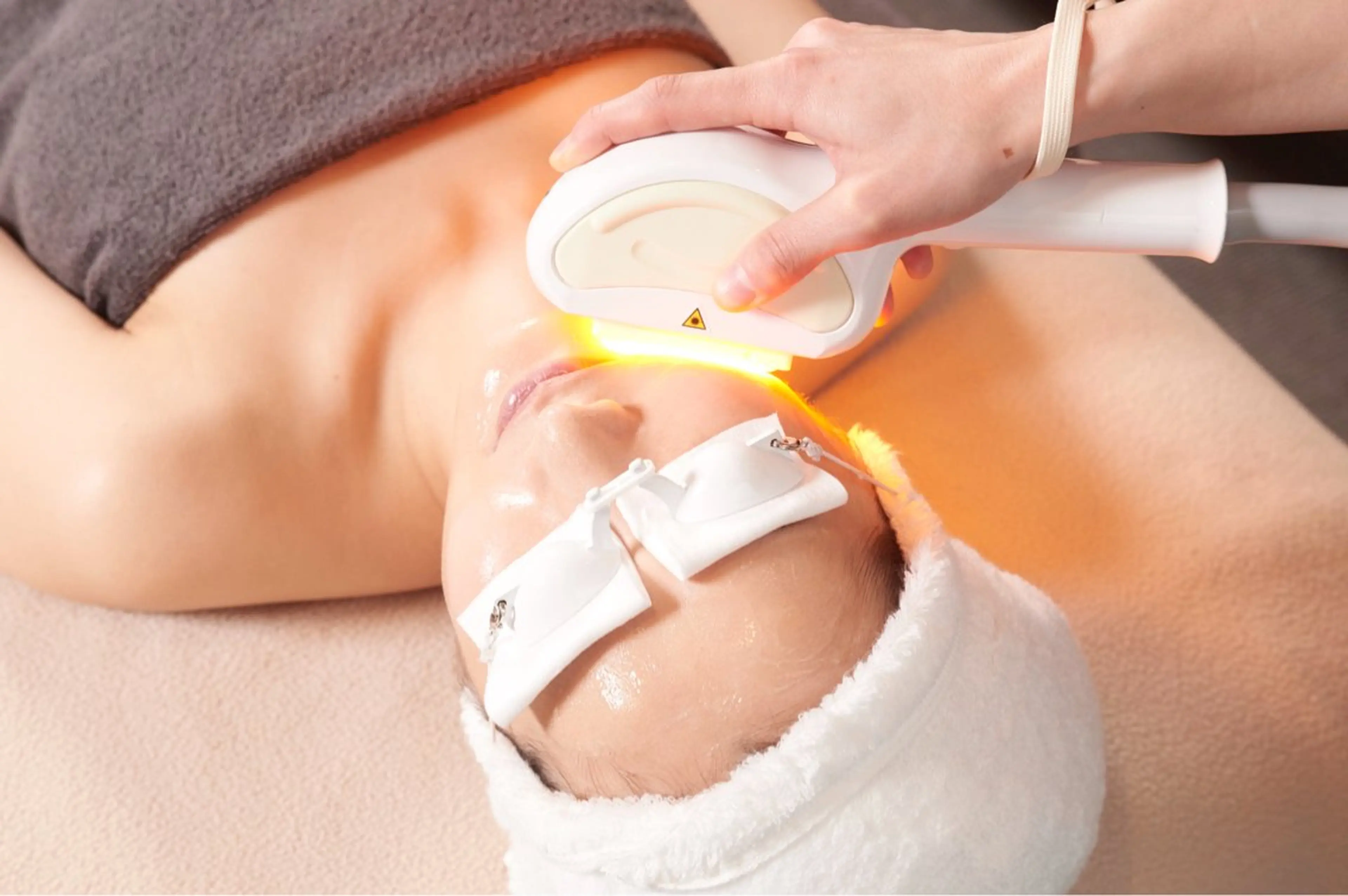 【透明感UP💡】毛穴・ハリ改善!くすみ・シミが気になる方への写真