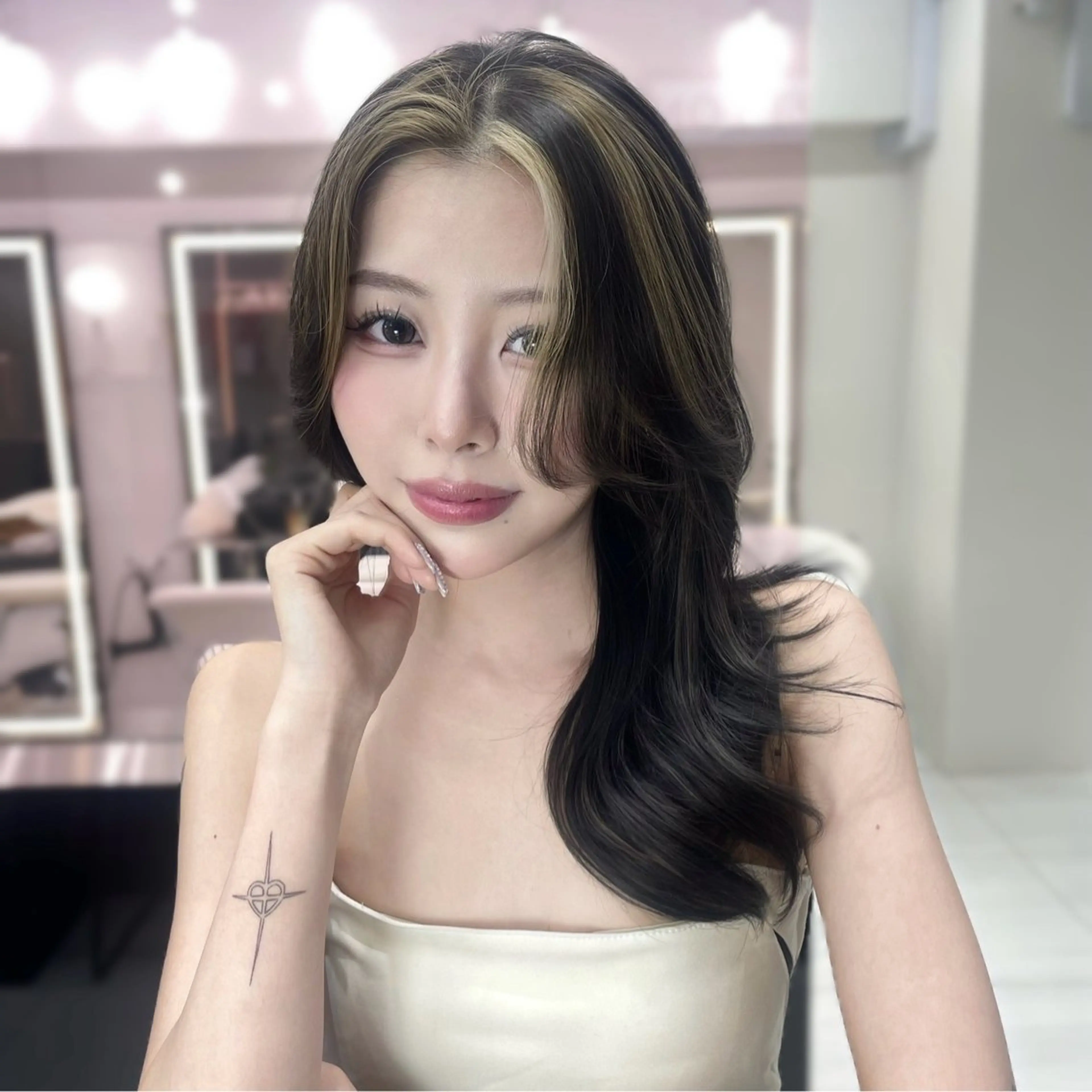 ミディアム 🎀Ami/新宿/レ イヤー/韓国ヘア🎀のヘアスタイル