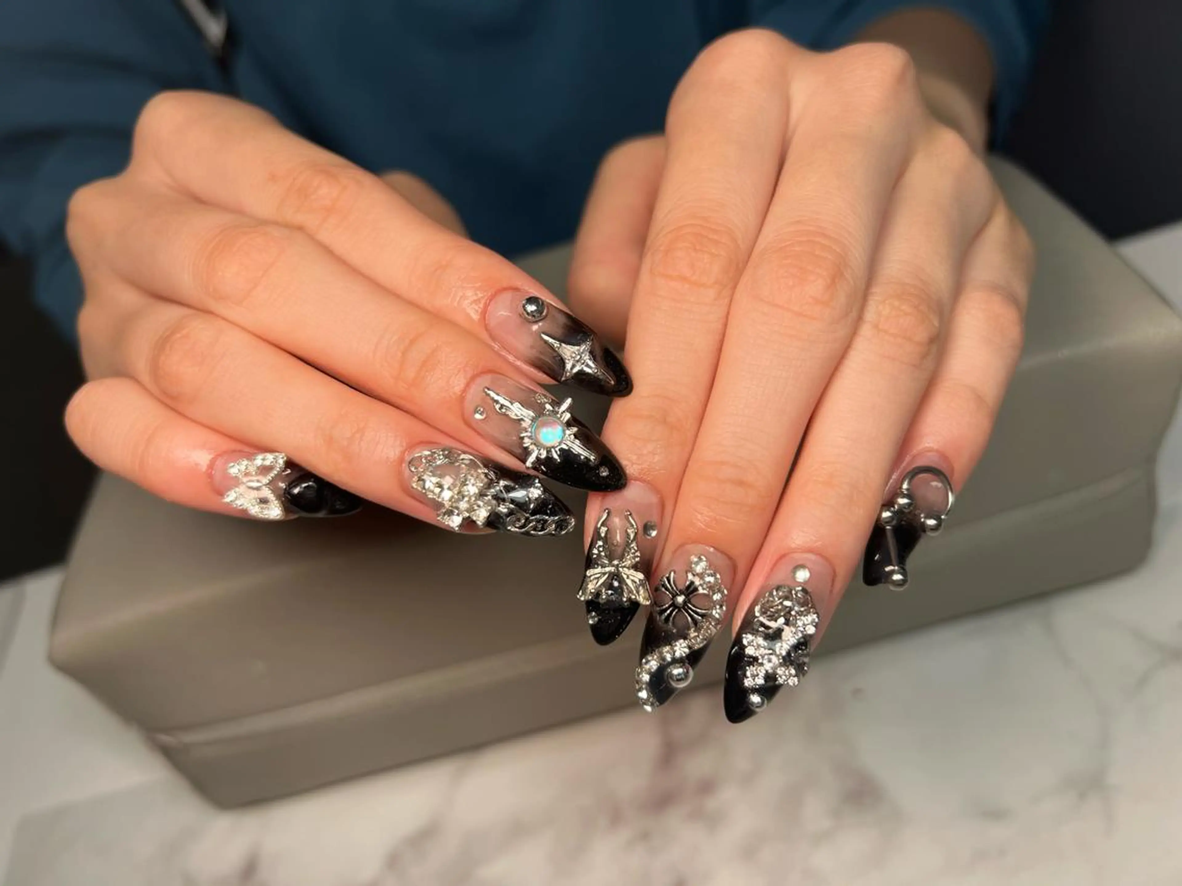 ネイル ハンドネイル Nail Salon L'arc所属・💊大阪/心斎橋 moni🧠のネイルデザイン