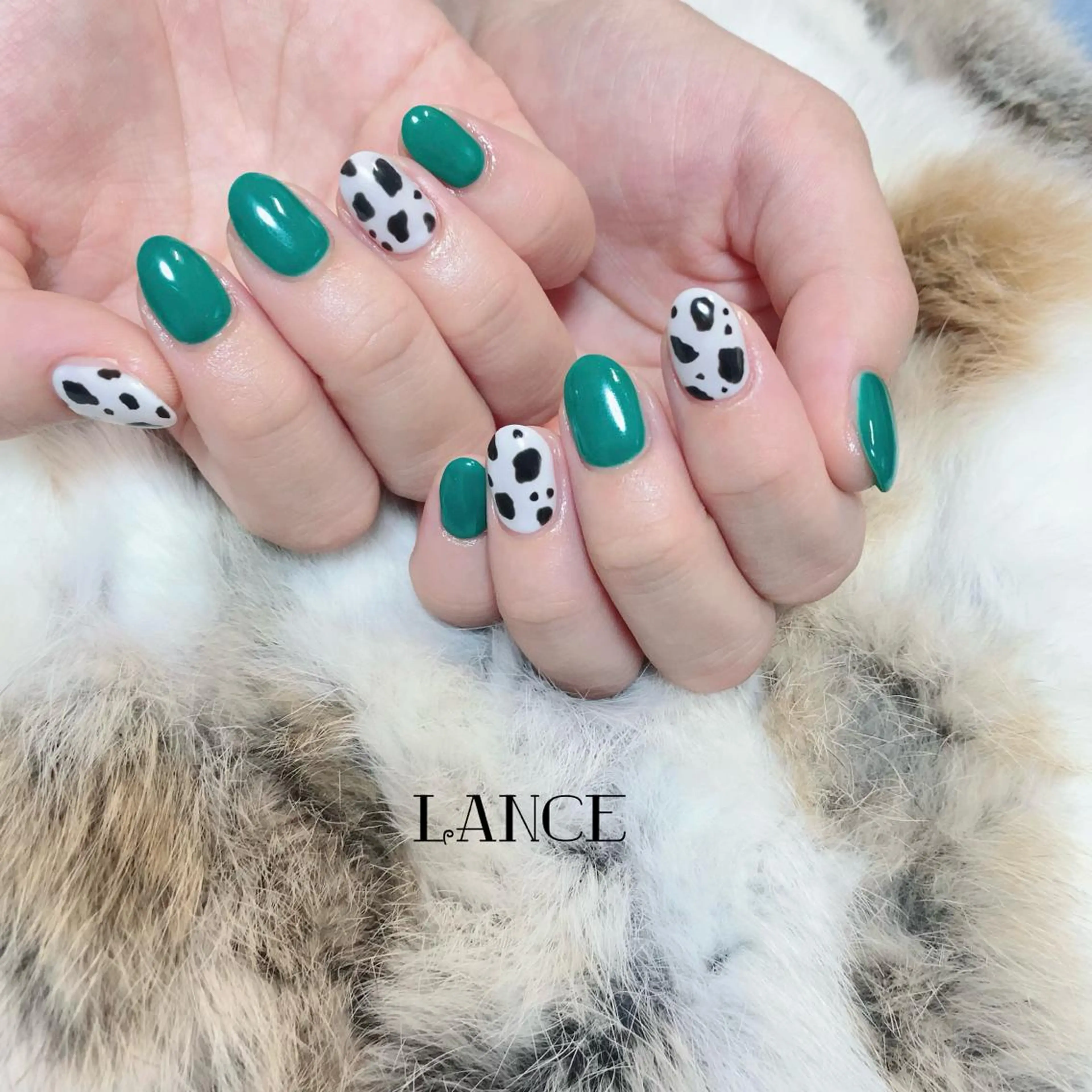 ミディアム ネイル オーロラネイル フットネイル フレンチネイル ミラーネイル ニュアンスネイル ハンドネイル Lance nailのネイルデザイン