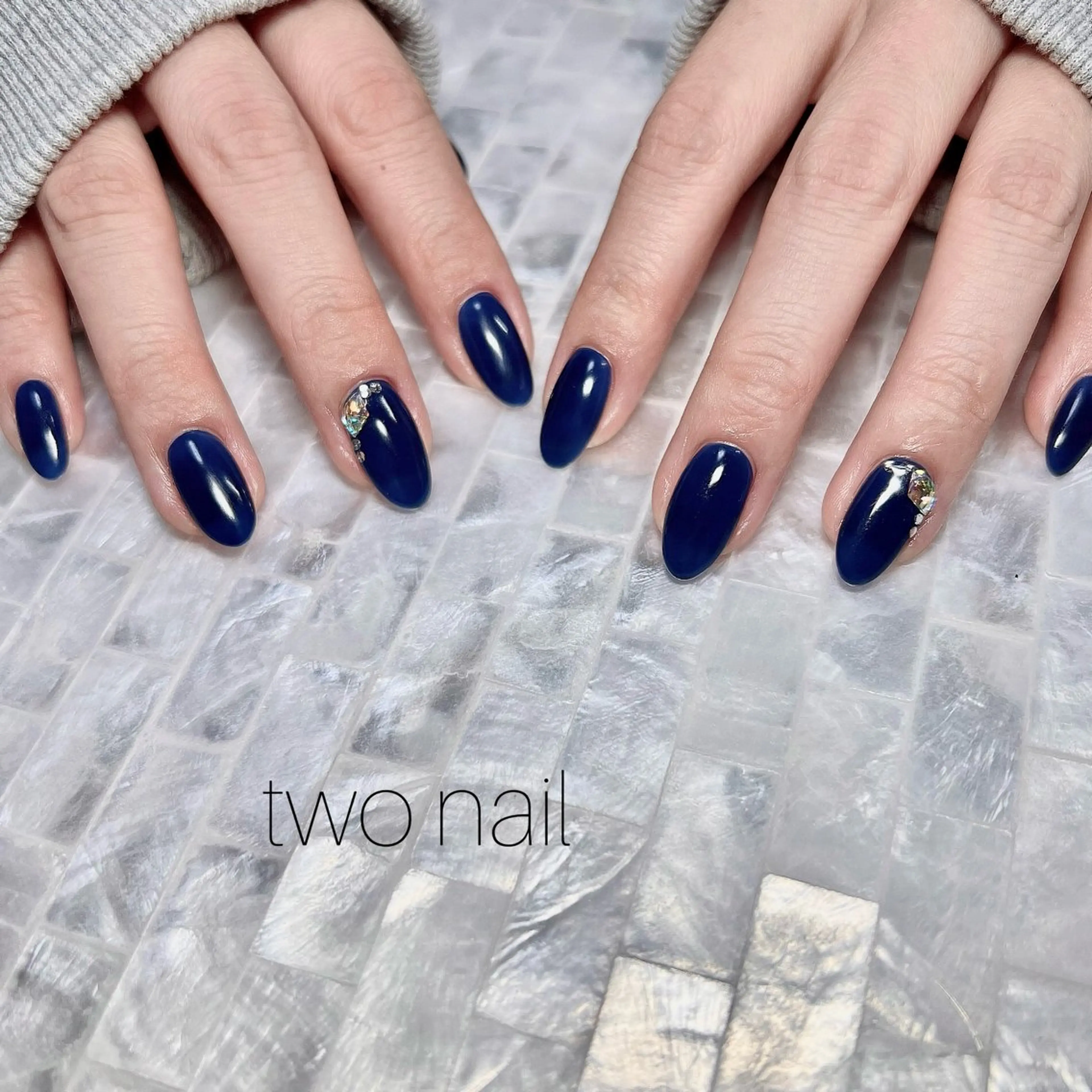 ネイル ネイルチップ ホワイト ハンドネイル two nailのネイルデザイン