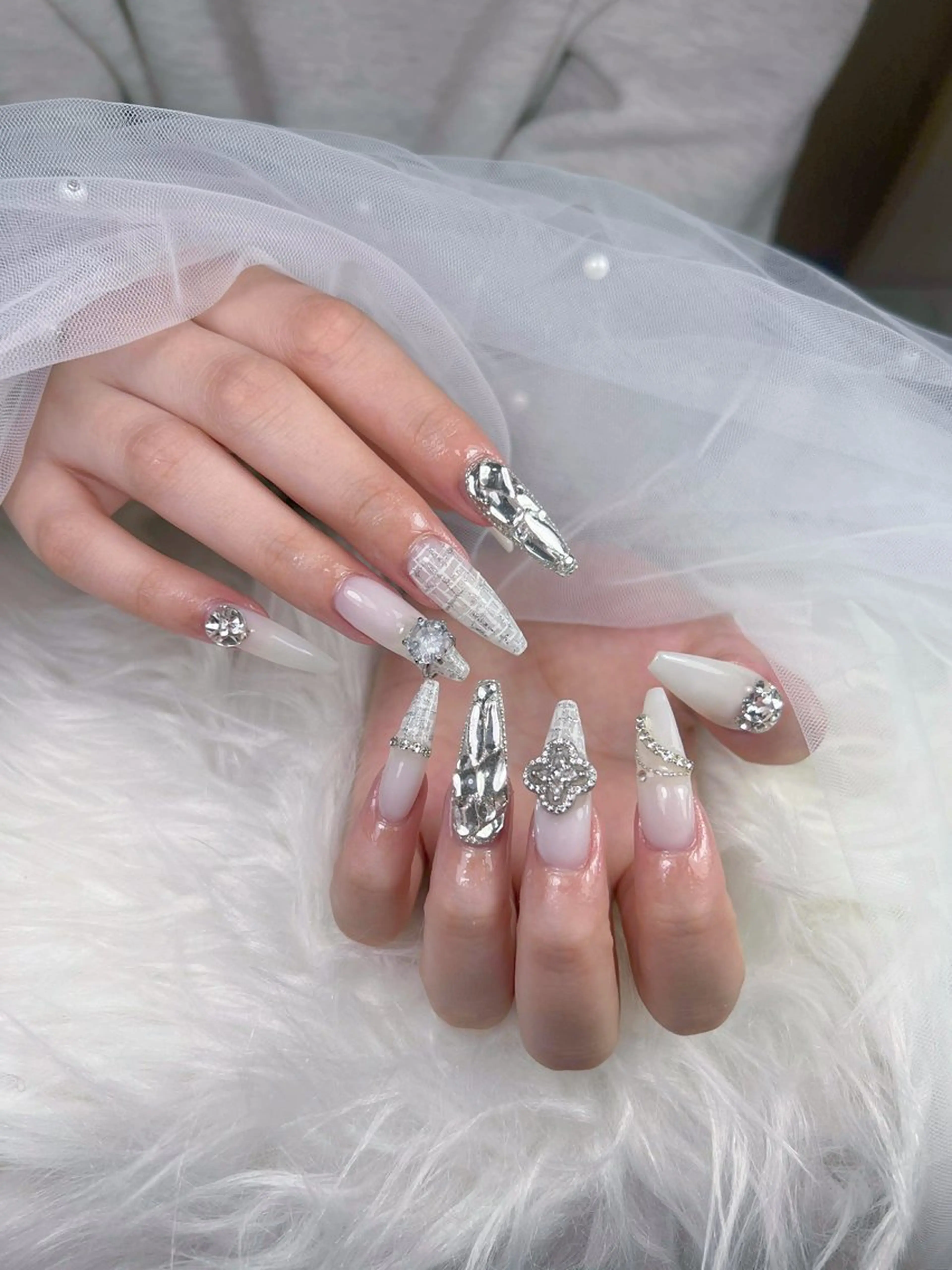 ネイル アートネイル オーロラネイル チークネイル 長さ出し フットネイル Miya _nailのネイルデザイン