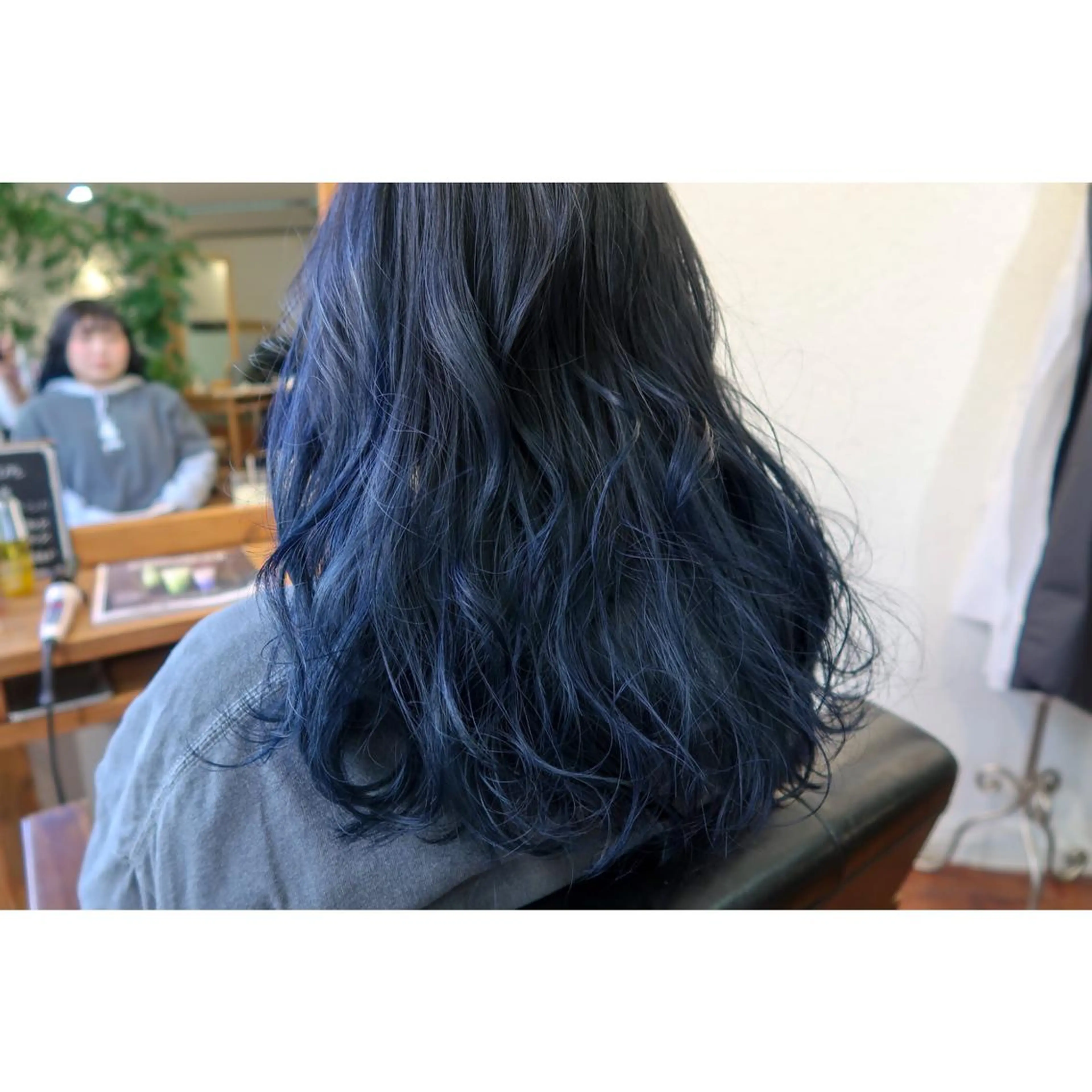 ロング カラー アッシュ 黒髪 ブルーカラー 透明感カラー 江上拓郎/ショート /酸性ストレートのヘアスタイル