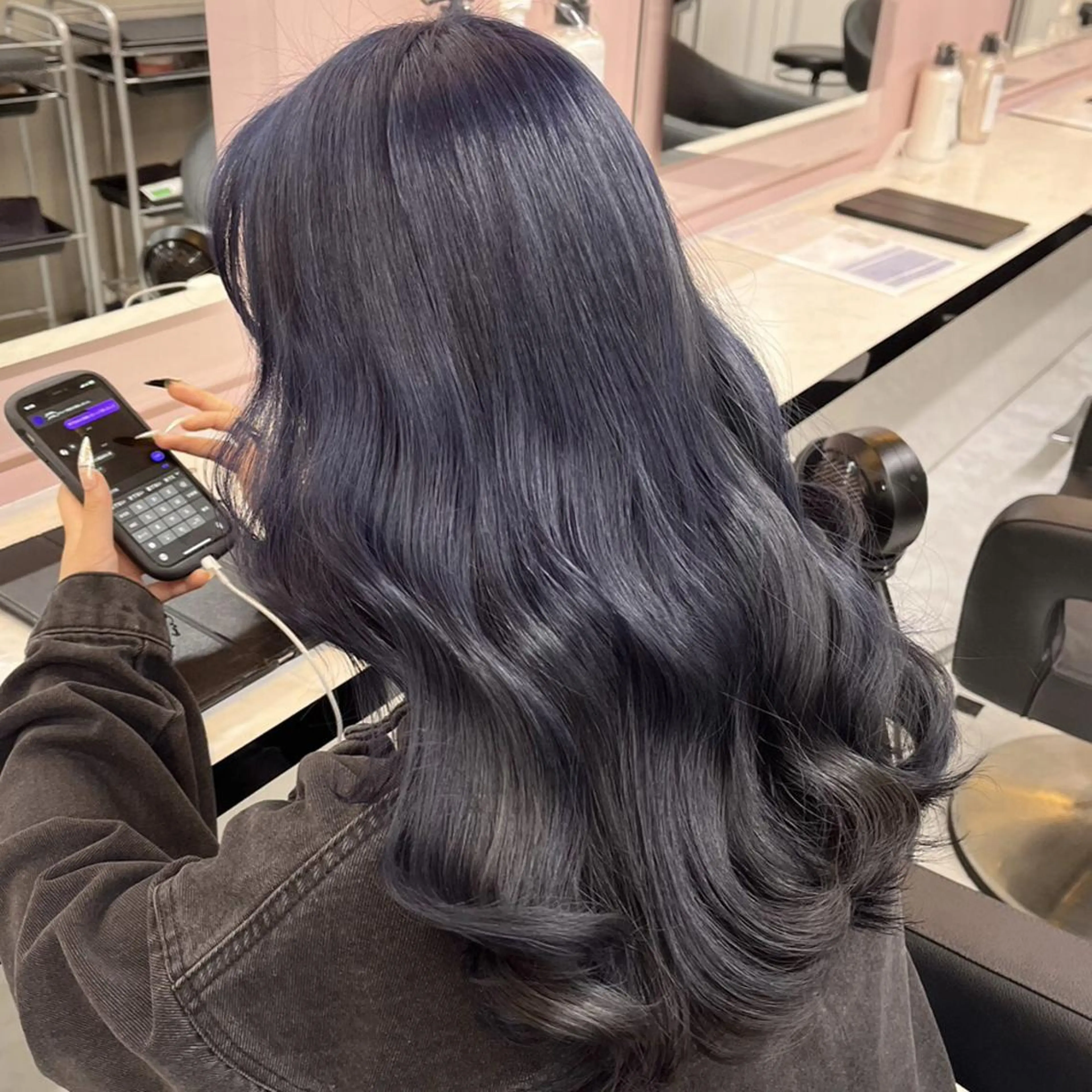 ミディアム ヘアカラー トリートメント 🤍ハイトーン寒色 🤍MADOKAのヘアスタイル