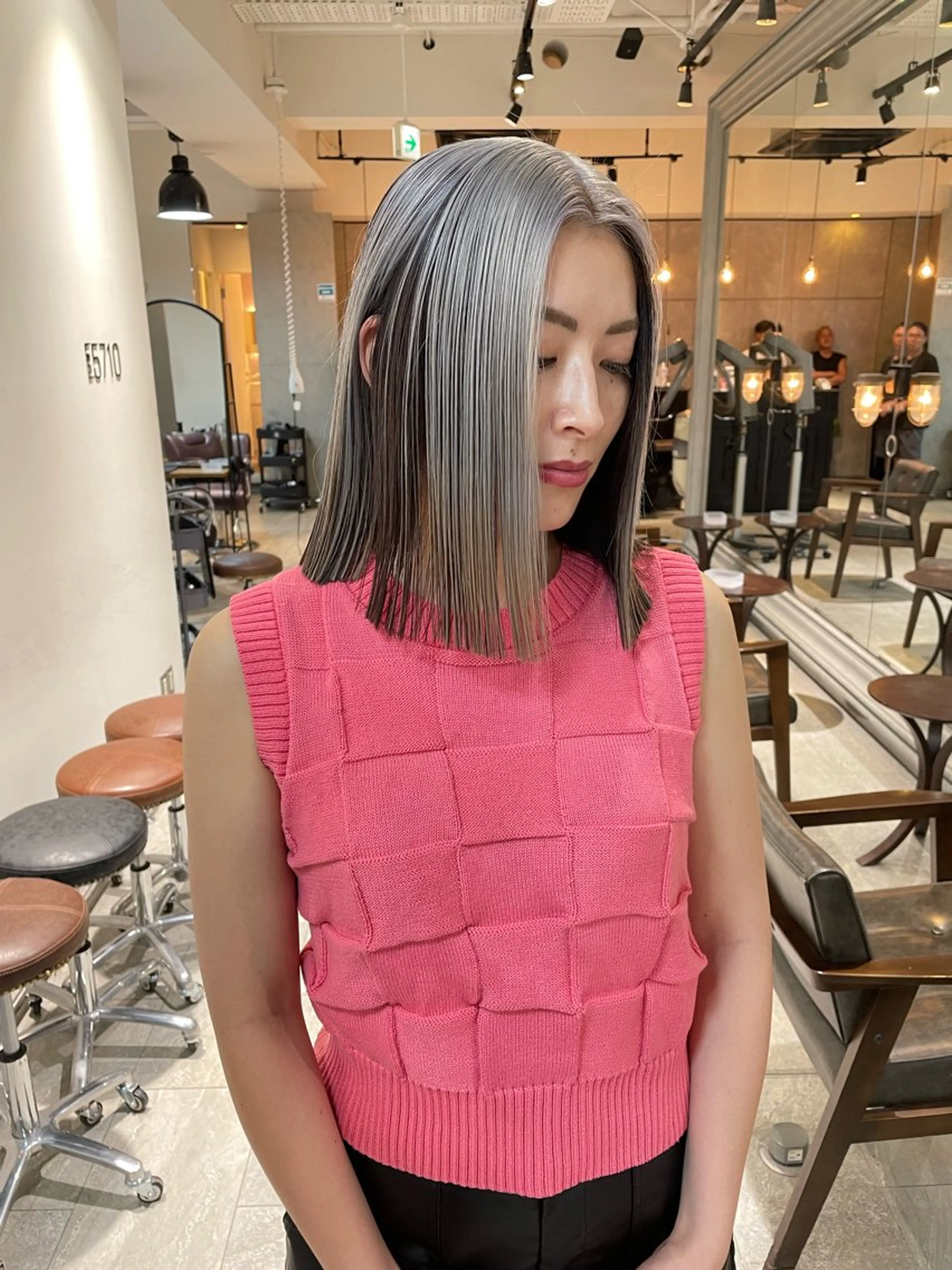 ミディアム カラー カット ヘアカラー トリートメント ヘアセット 💜ハイトーン💛 マジカルかいちゃんのヘアスタイル