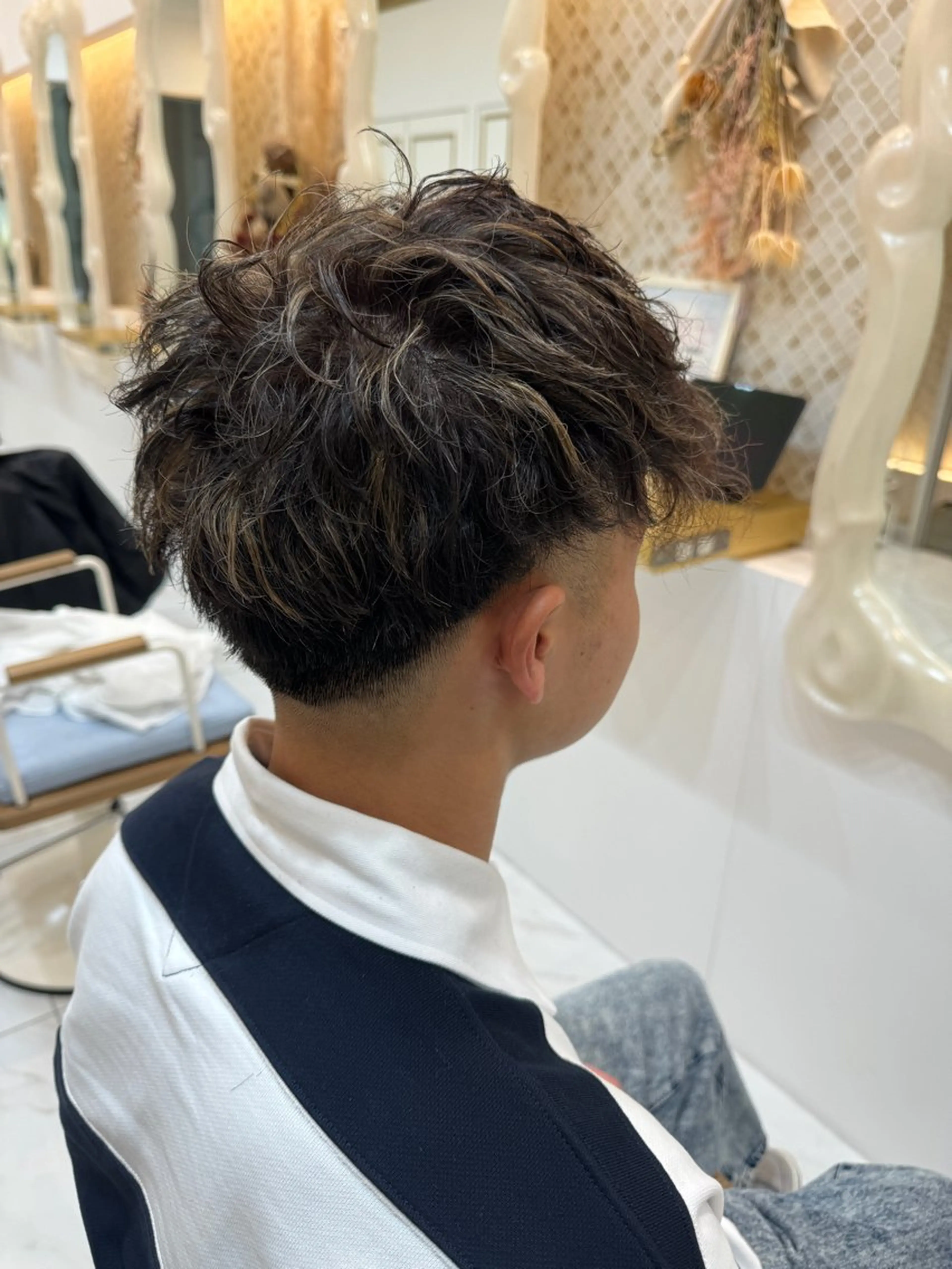 ショート カラー パーマ ハイライトカラー ハイライト ツイストパーマ ハイライト 石橋 瑞穂のヘアスタイル