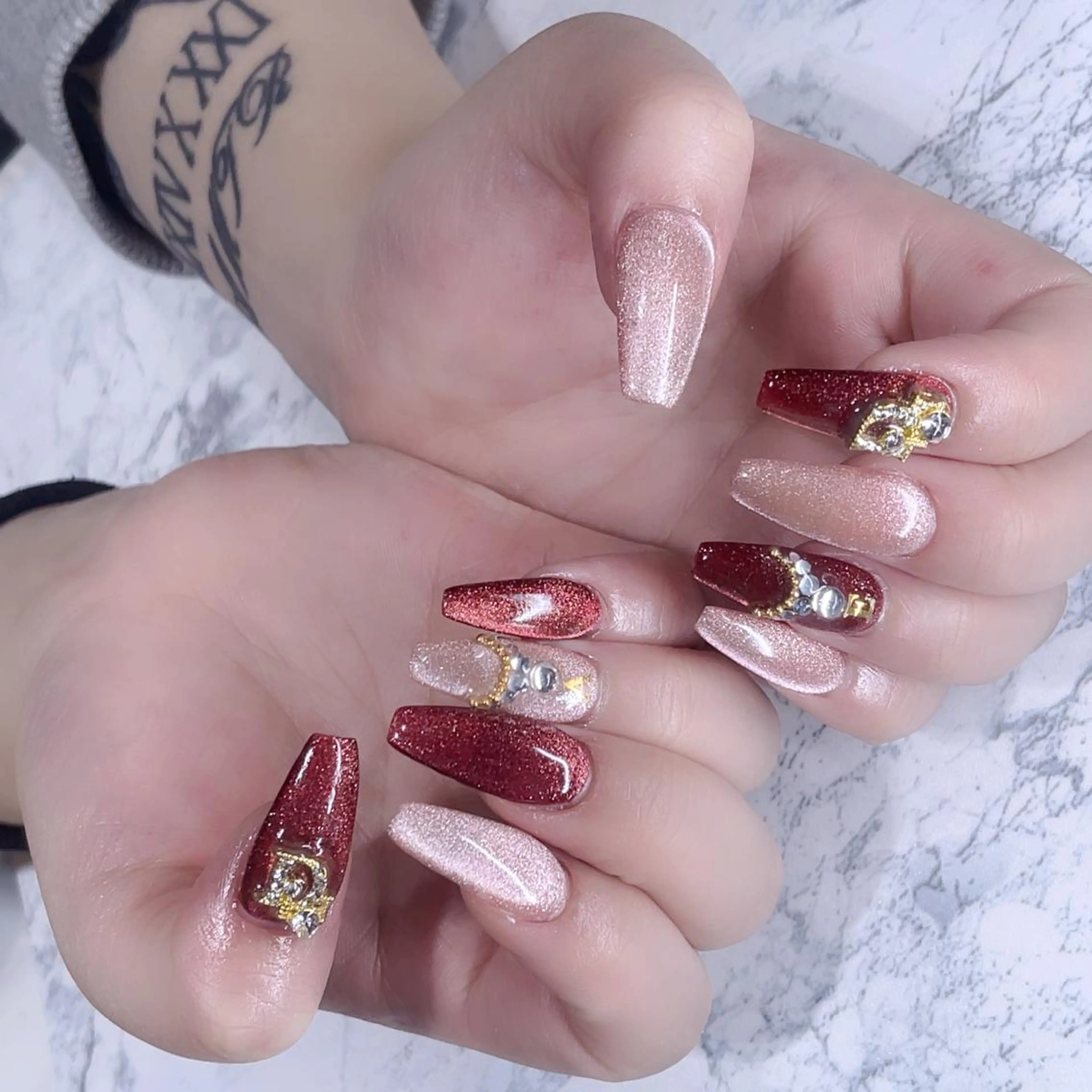 ネイル ハンドネイル Queens ciciのネイルデザイン