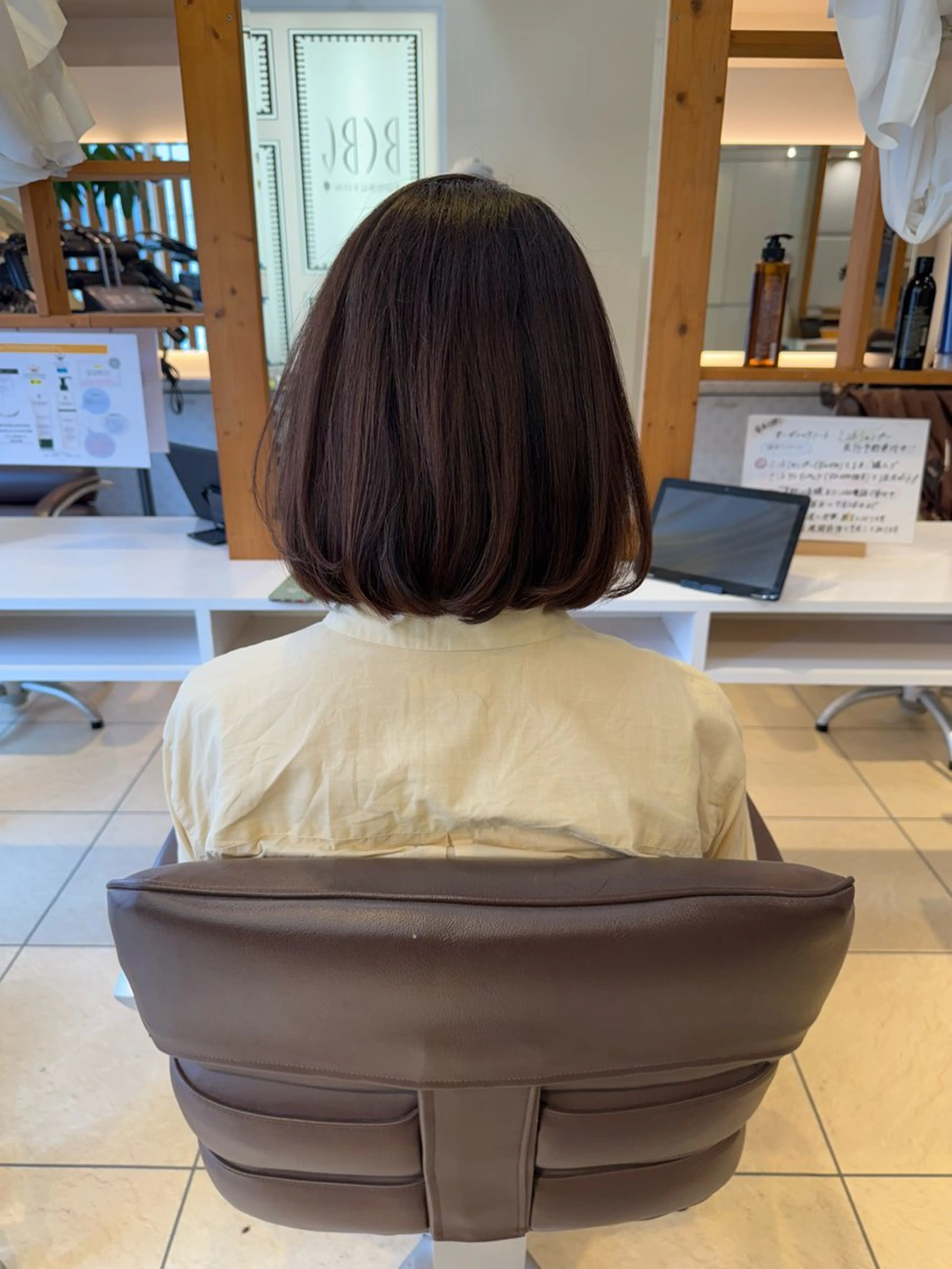 ミディアム 青山 光のヘアスタイル