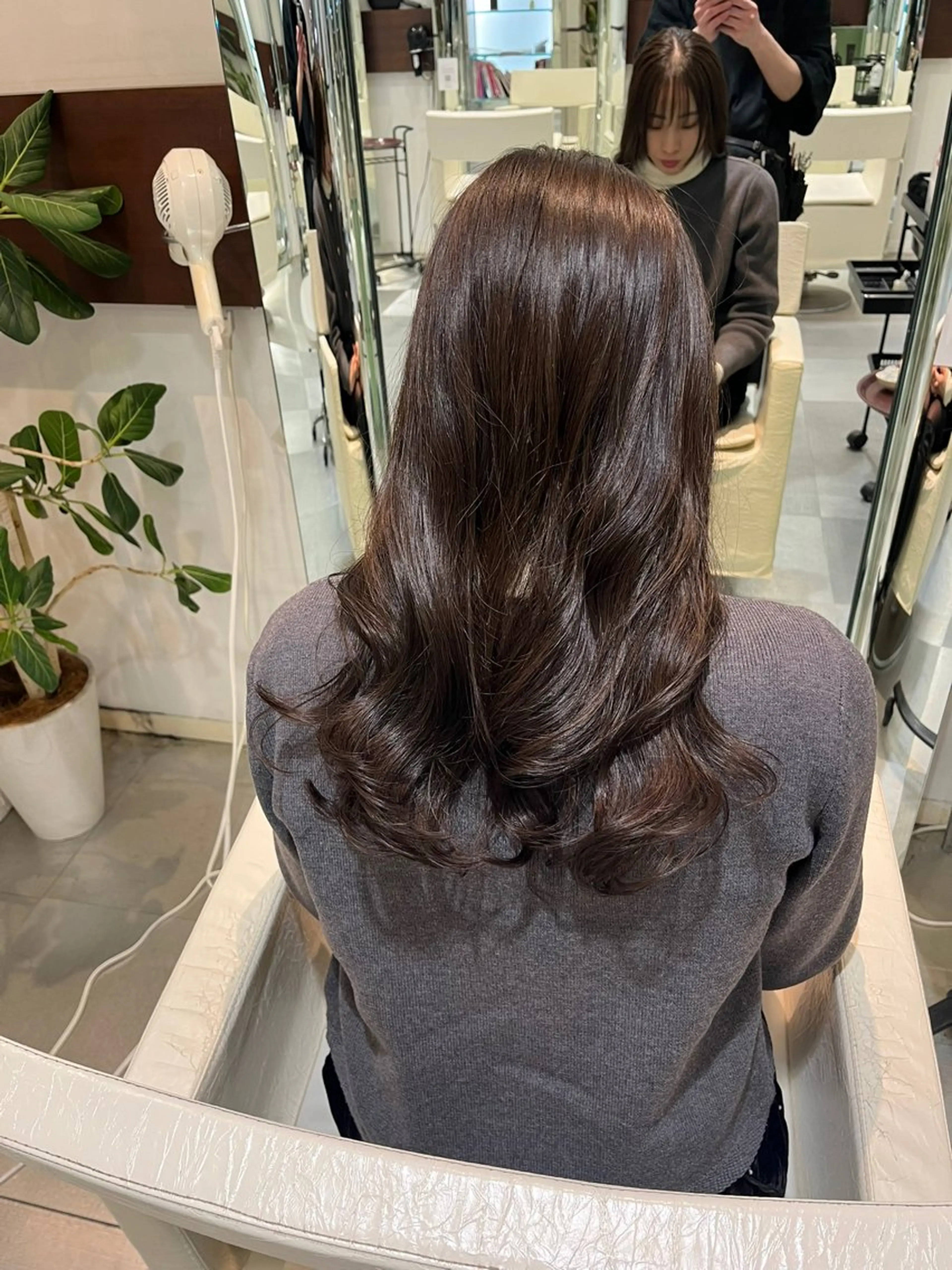 ロング パーマ カット パーマ トリートメント コテ巻き風パーマ 藤澤　知彌のヘアスタイル