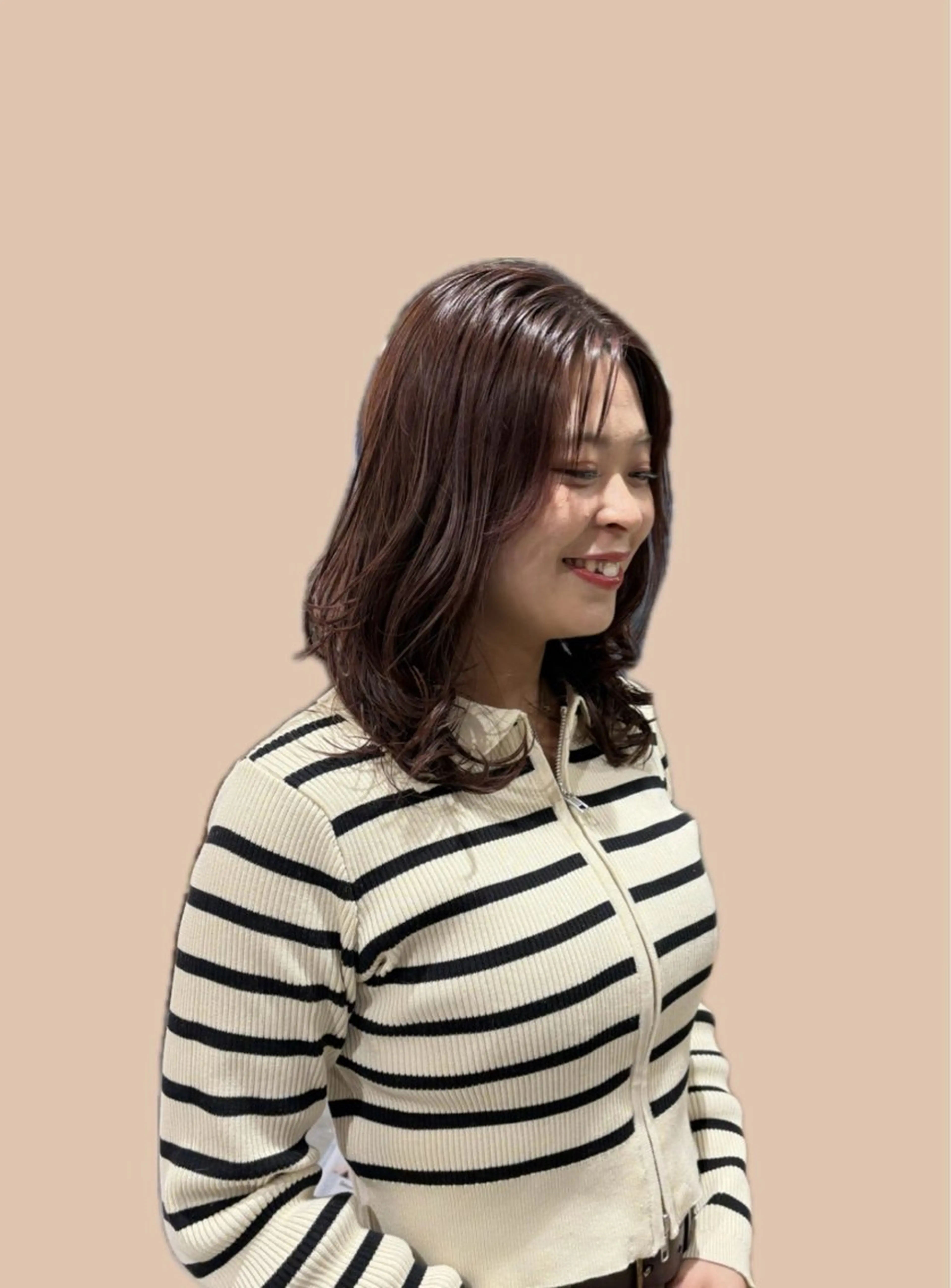 ミディアム カラー ブラウンカラー ピンクカラー ピンクブラウン レイヤーカット 松田 鈴菜のヘアスタイル