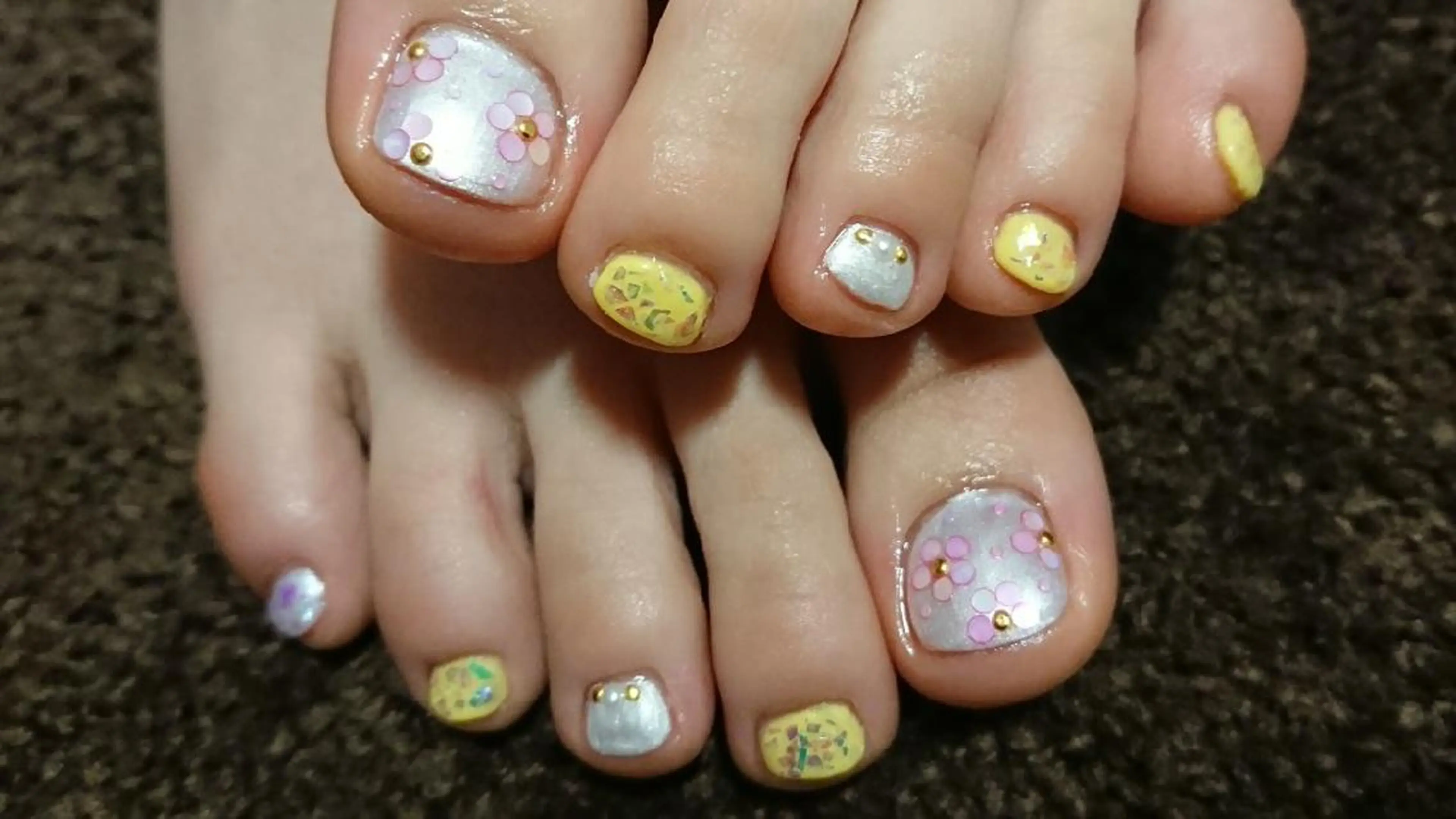 ネイル フラワーネイル フットネイル ジェルネイル 持ち込み 春ネイル 平野 亜季のネイルデザイン