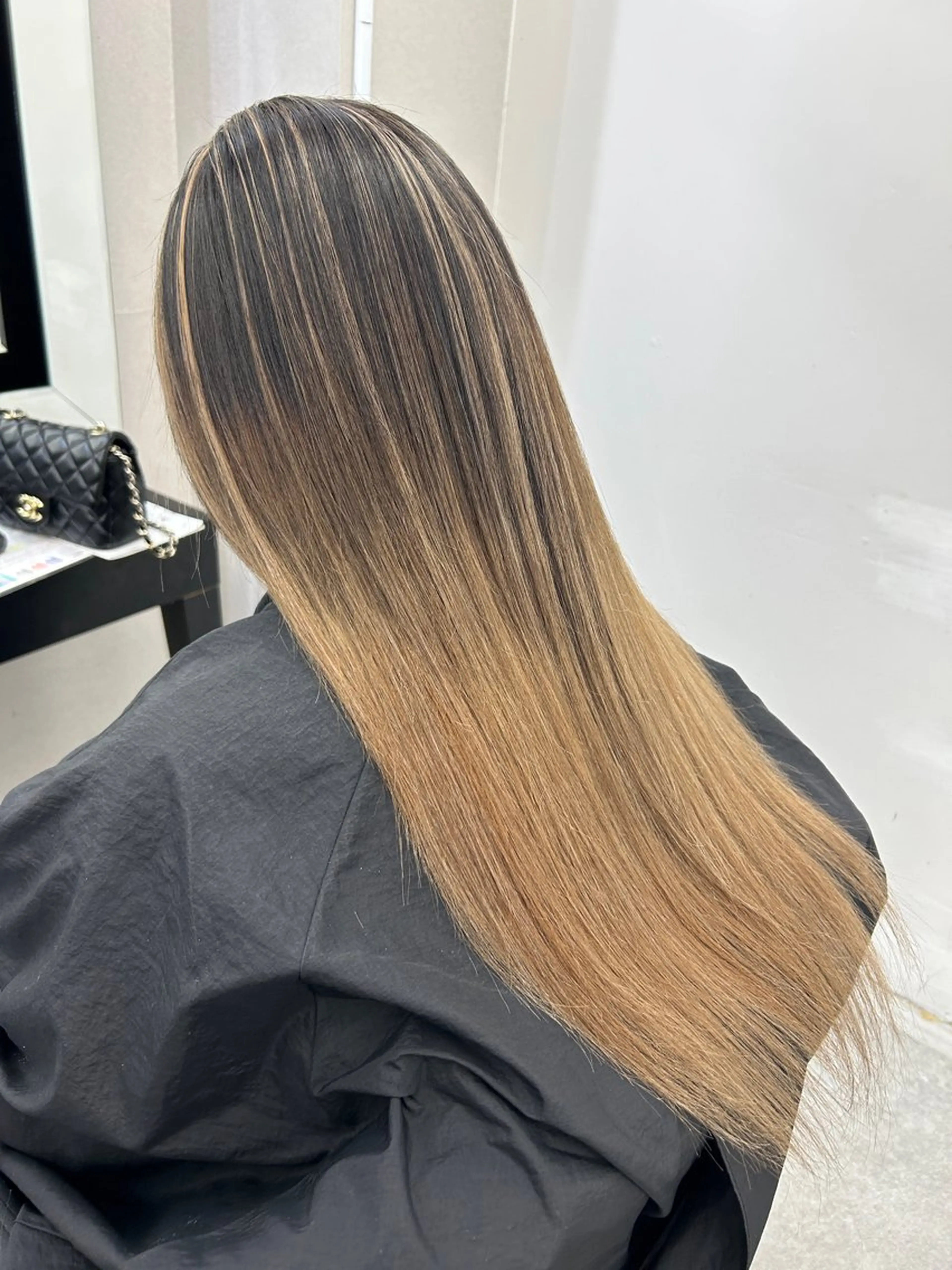 ロング カラー シールエクステ バレイヤージュ ベージュカラー ハイライトカラー ハイトーンカラー ヘアカラー トリートメント ヘアセット レイヤー/エクステ alpha下妻のヘアスタイル