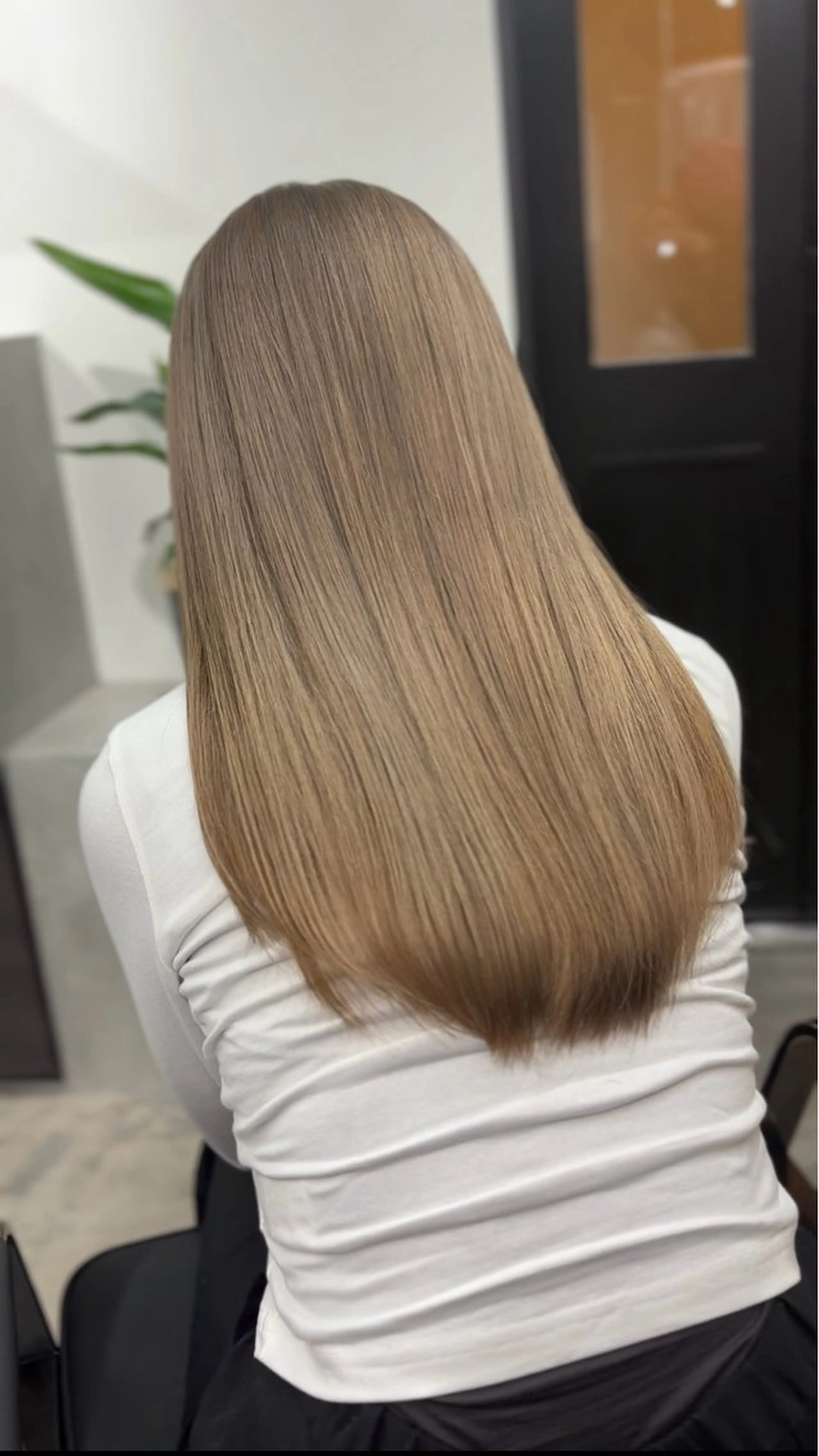 セミロング カラー ヘアカラー 最高級人毛 100%エクステ茉央のヘアスタイル