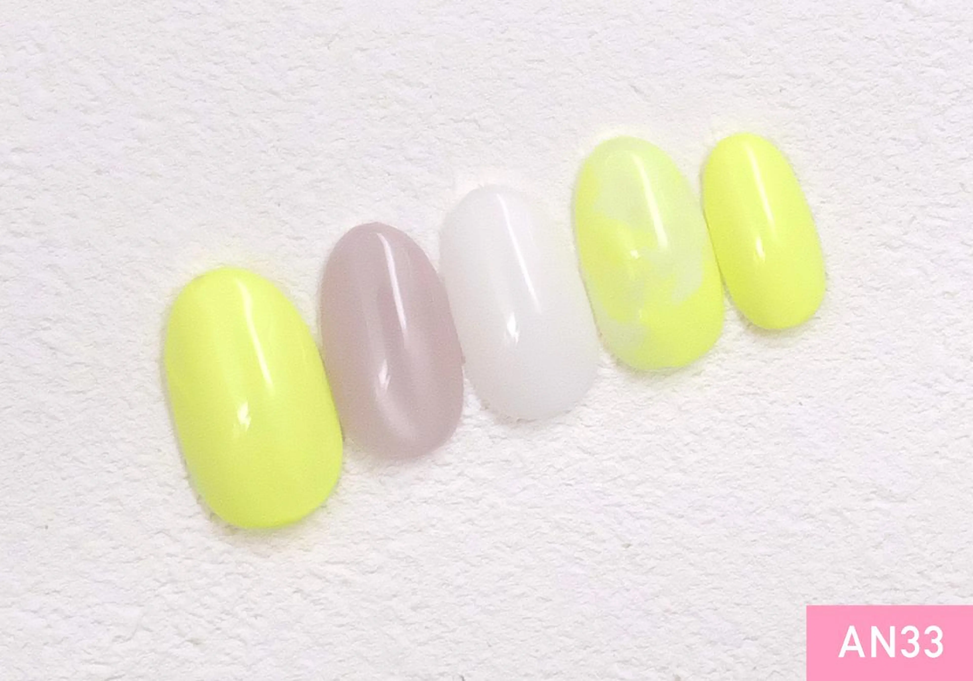 ネイル シルバー 新橋🫧 Nailのネイルデザイン