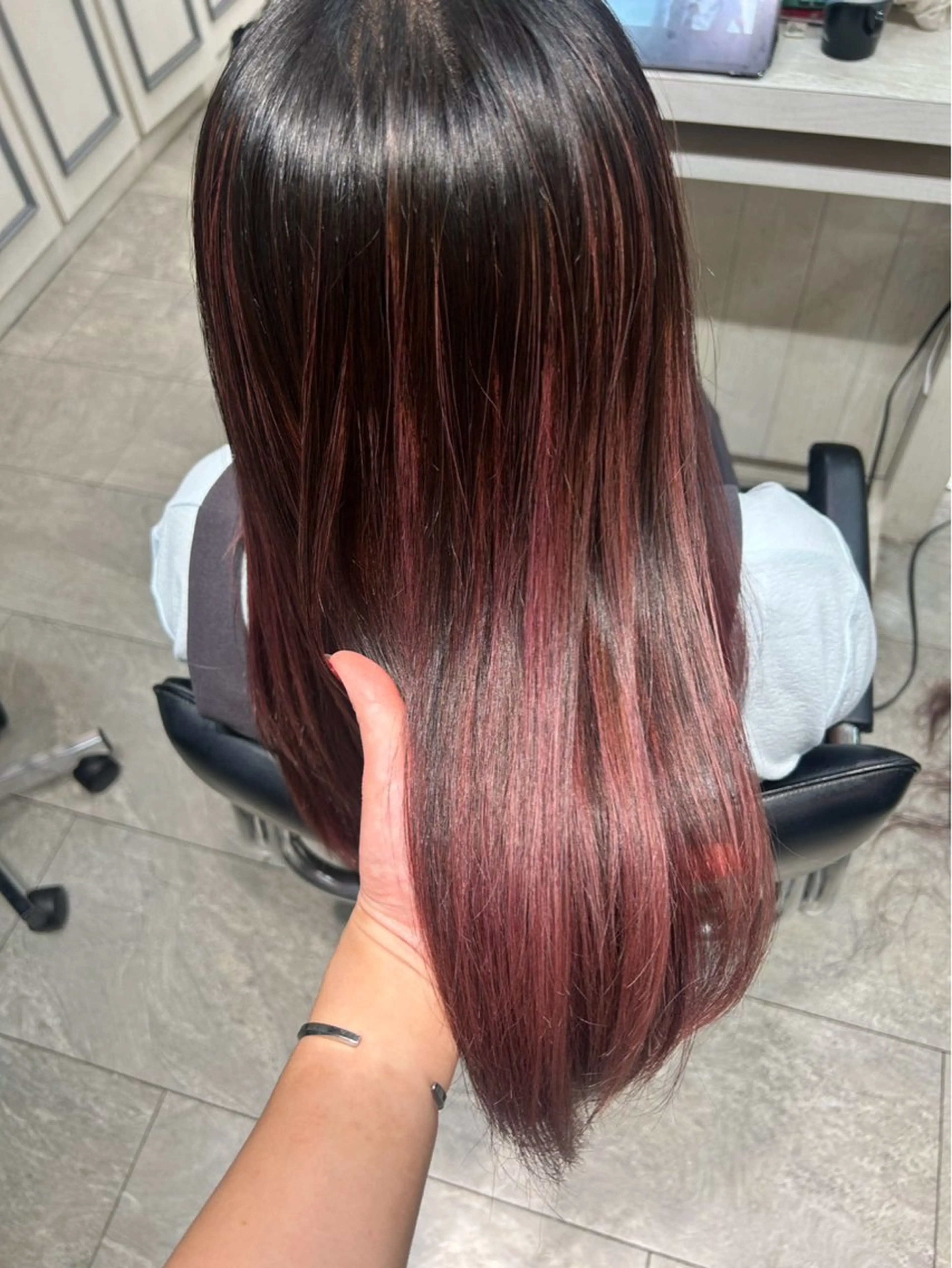 ロング カラー グラデーションカラー 平野 世菜のヘアスタイル