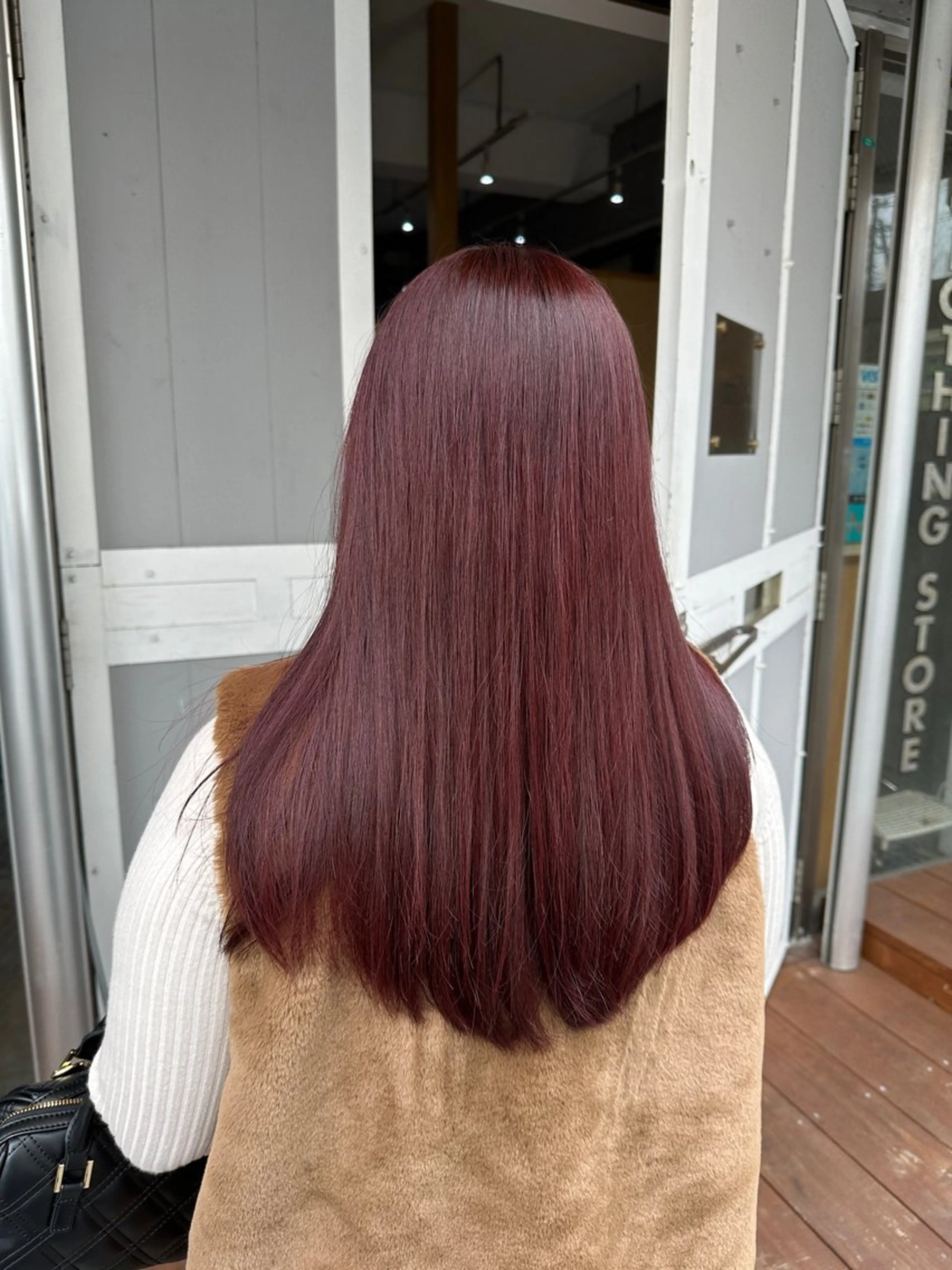 ミディアム カット ヘアカラー トリートメント miloc MOMOKAのヘアスタイル