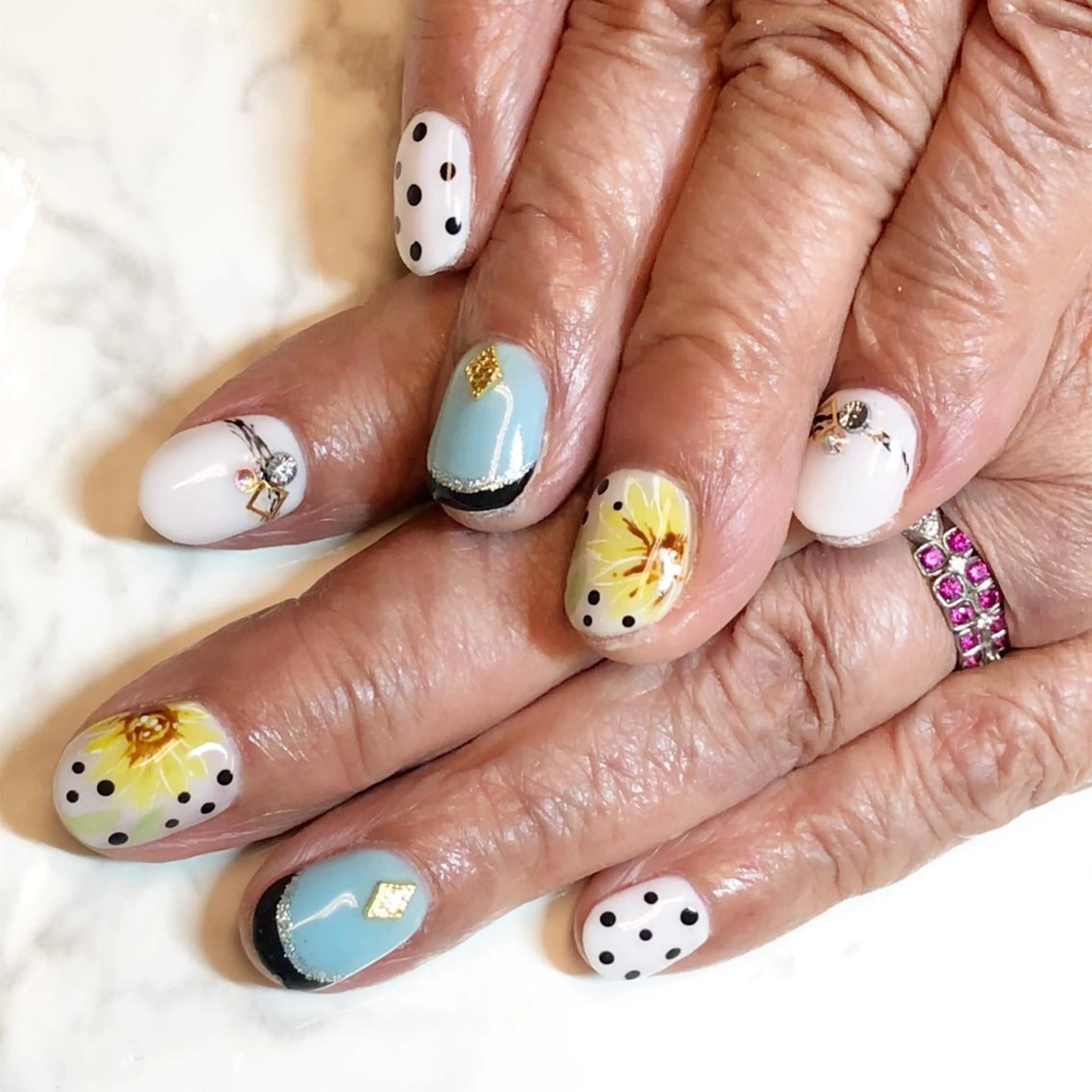 ネイル ジェルネイル KIREIE NAILSのネイルデザイン