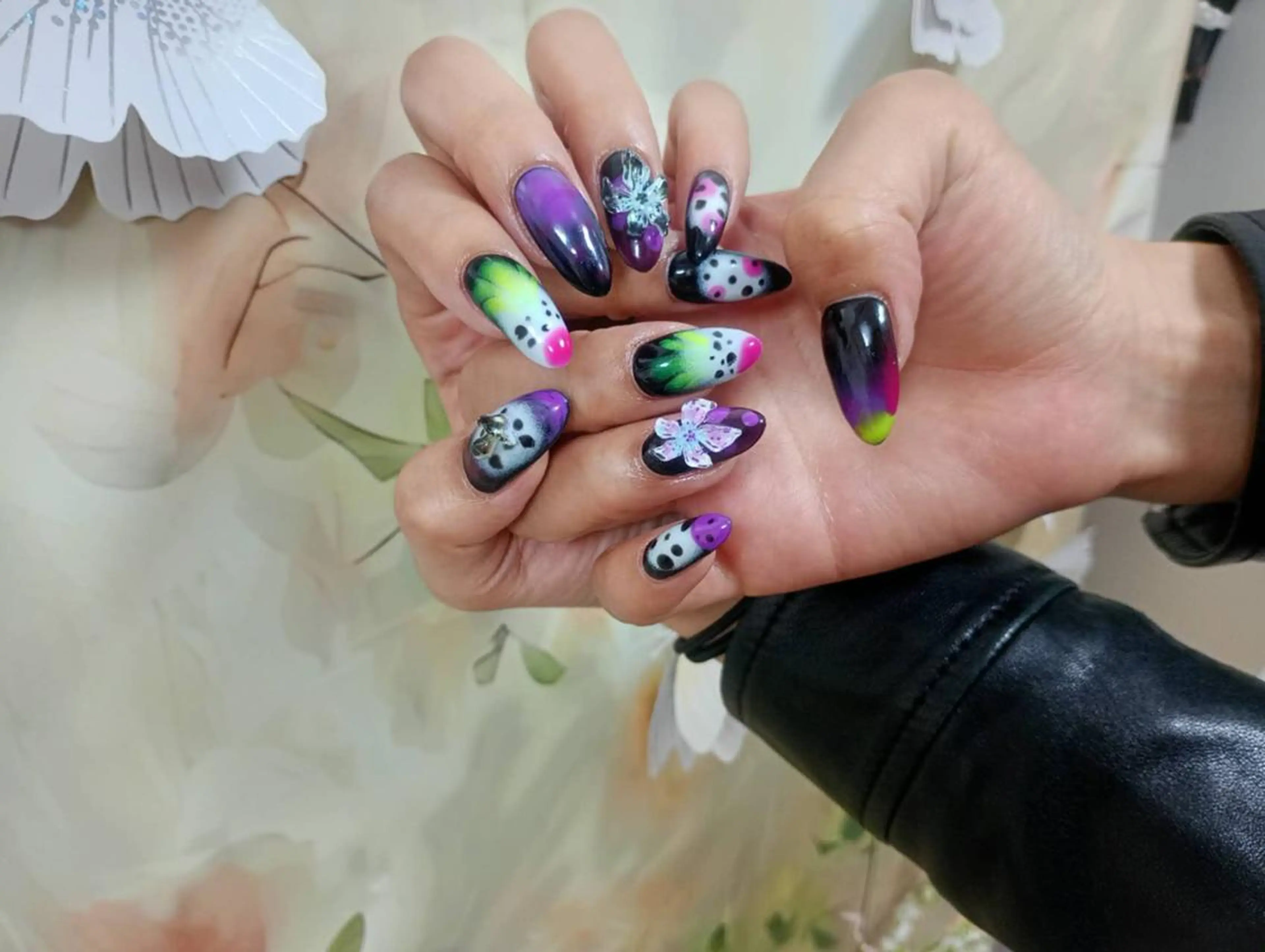 ネイル ガーリー キラキラネイル 韓国ネイル ロングネイル 持ち込み ハンドネイル ハンドケア The Nail 新大久保店のその他イメージ