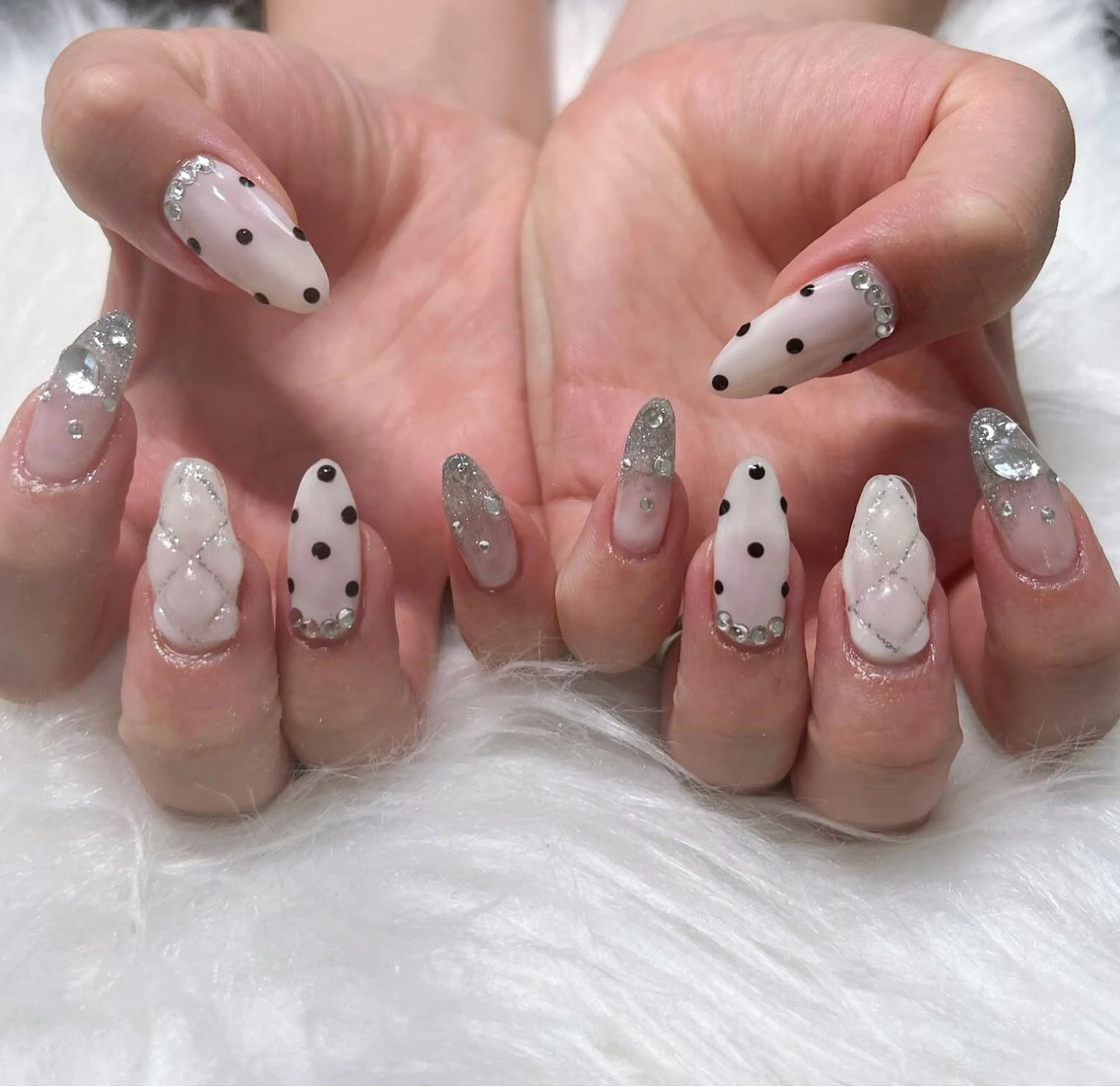 ロング ハンドネイル mao .のネイルデザイン