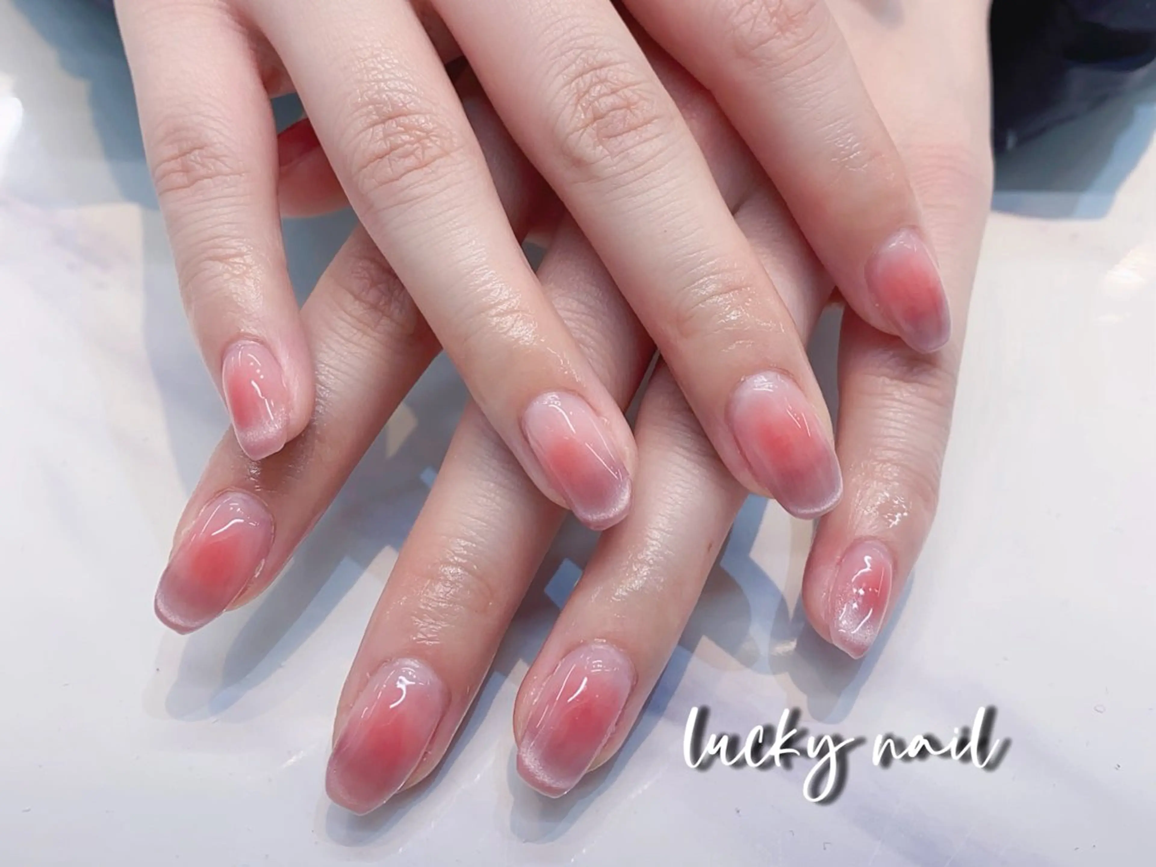 ネイル ブルー チークネイル 長さ出し ジェルネイル ゴールド ハンドネイル ハンドケア ラッキーネイルサロン 西川口東口店のネイルデザイン