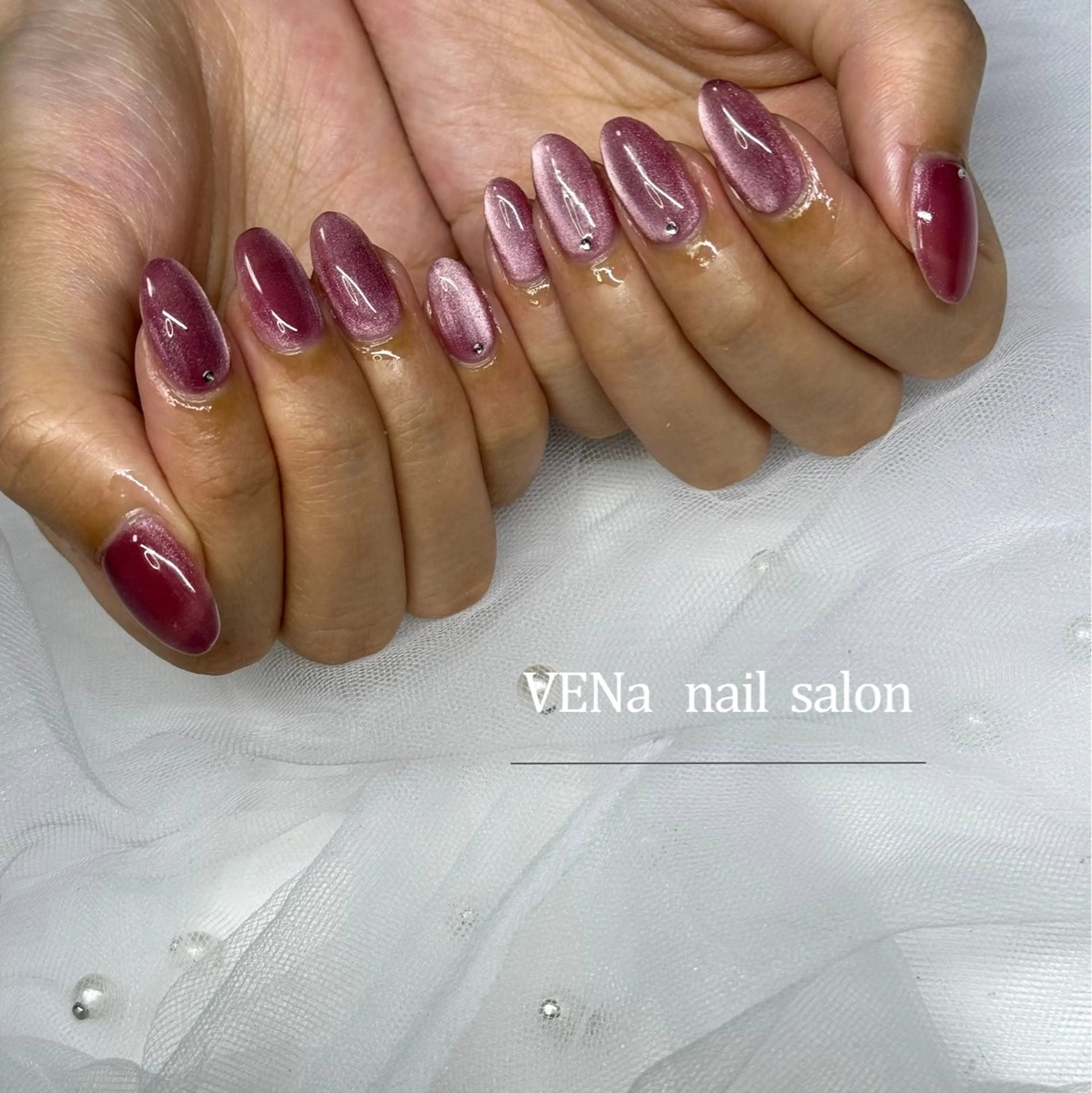 ネイル オーロラネイル フラッシュネイル フットネイル フレンチネイル 氷ネイル・うるうるネイル VENa eye＆ nail salonのネイルデザイン