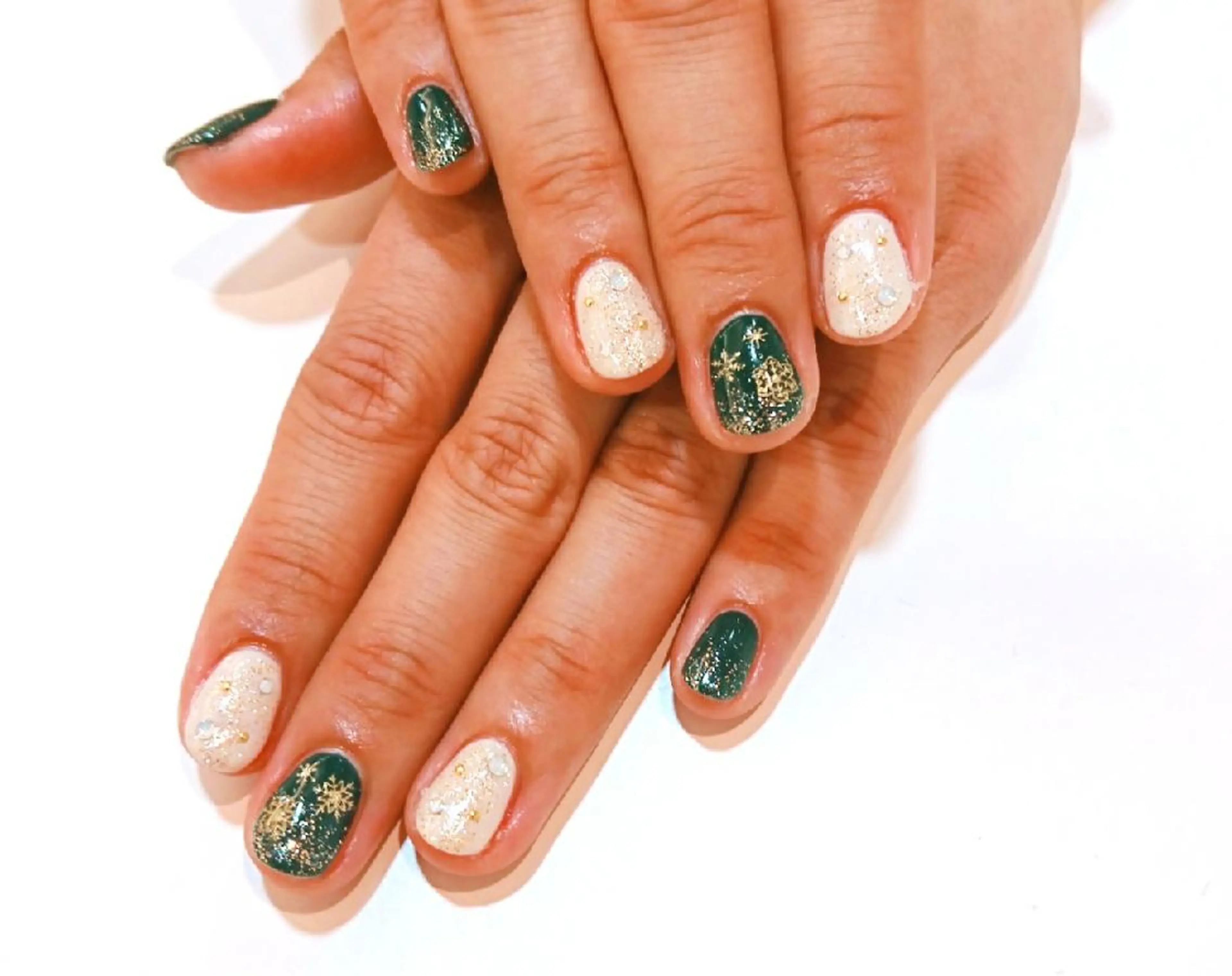 ネイル ショート カラー マツエク・マツパ グリーン Bianca TANAKAのネイルデザイン