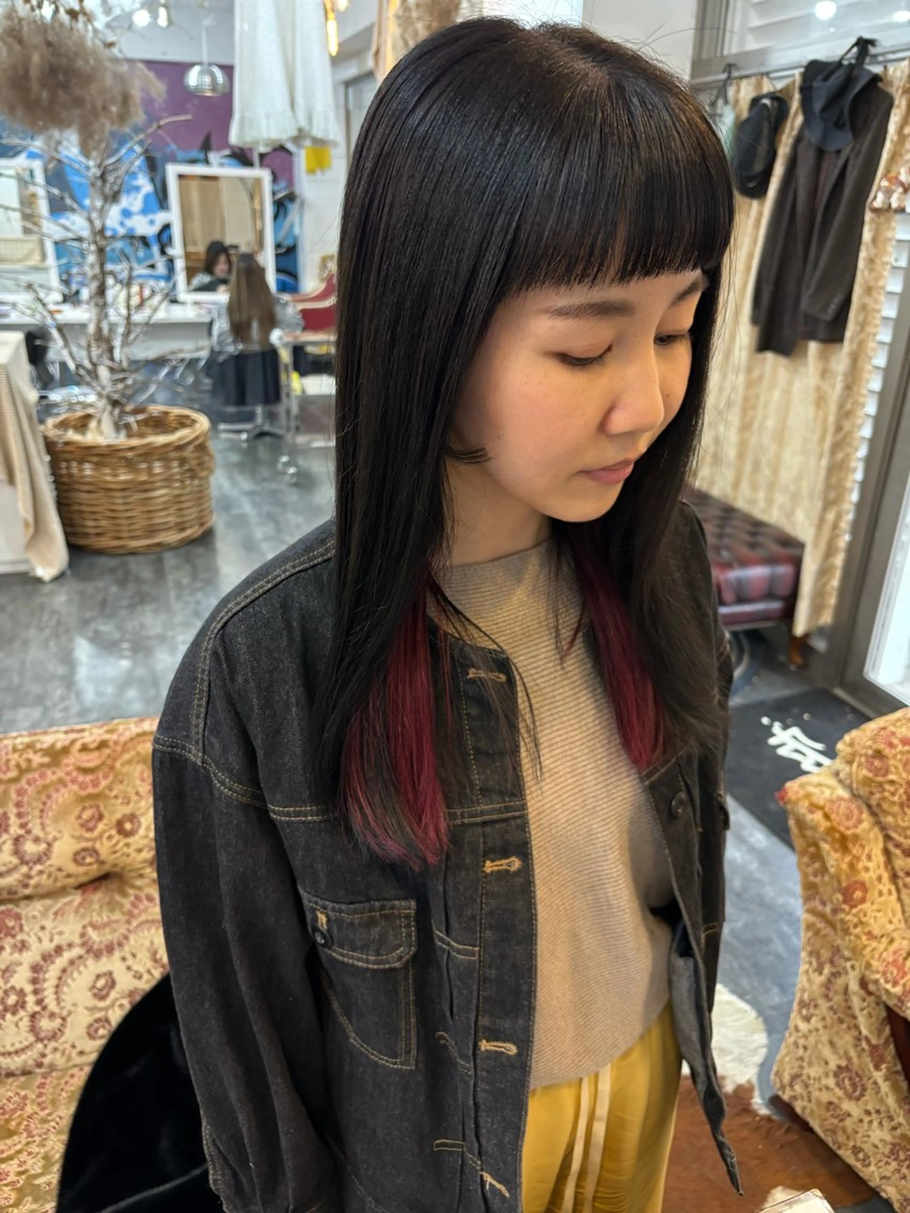 ロング カラー ワイドバング LOMARLIE JURIAのヘアスタイル