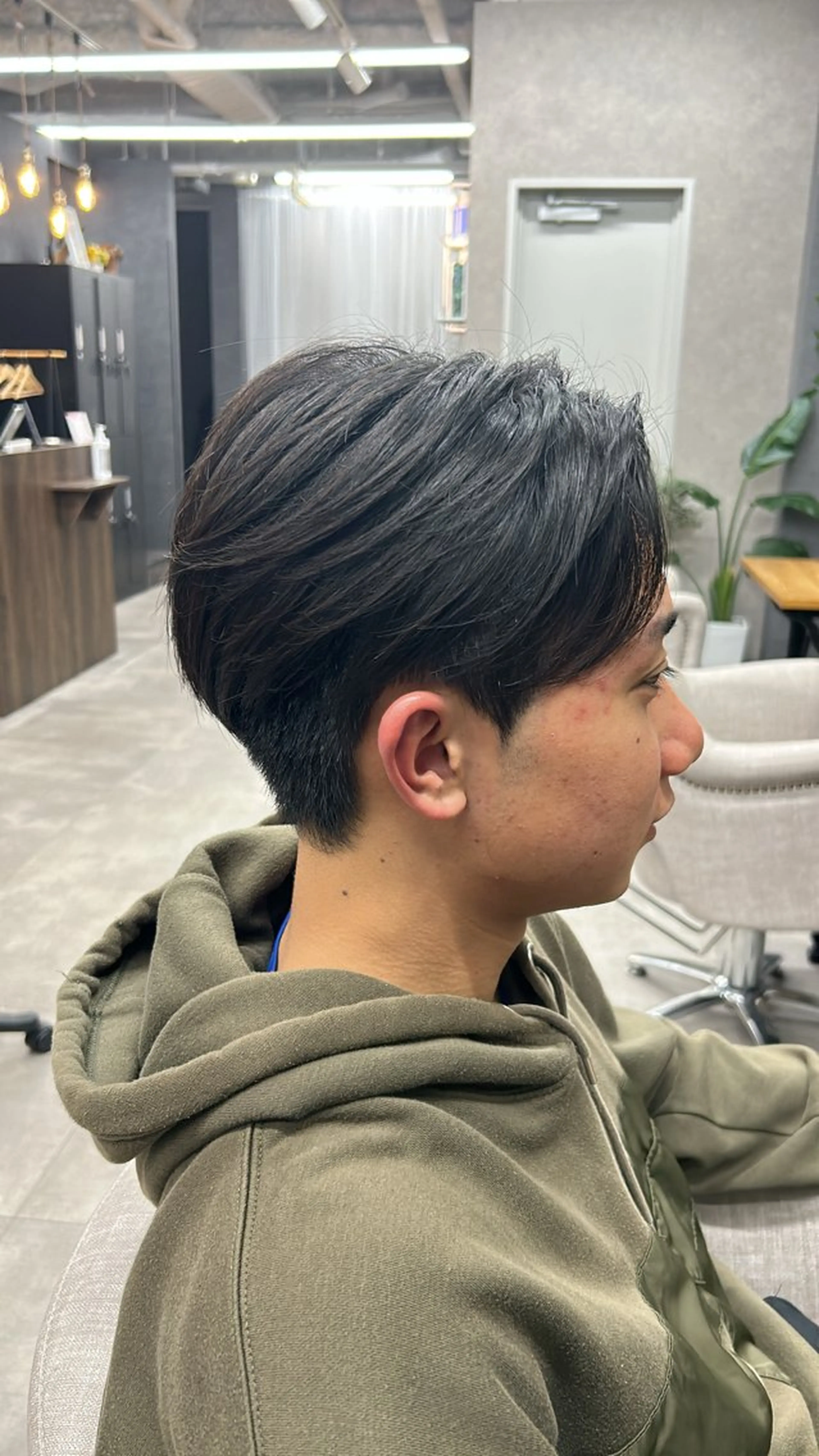 メンズ センターパート カット 天神大名メンズ特化 シュウのヘアスタイル