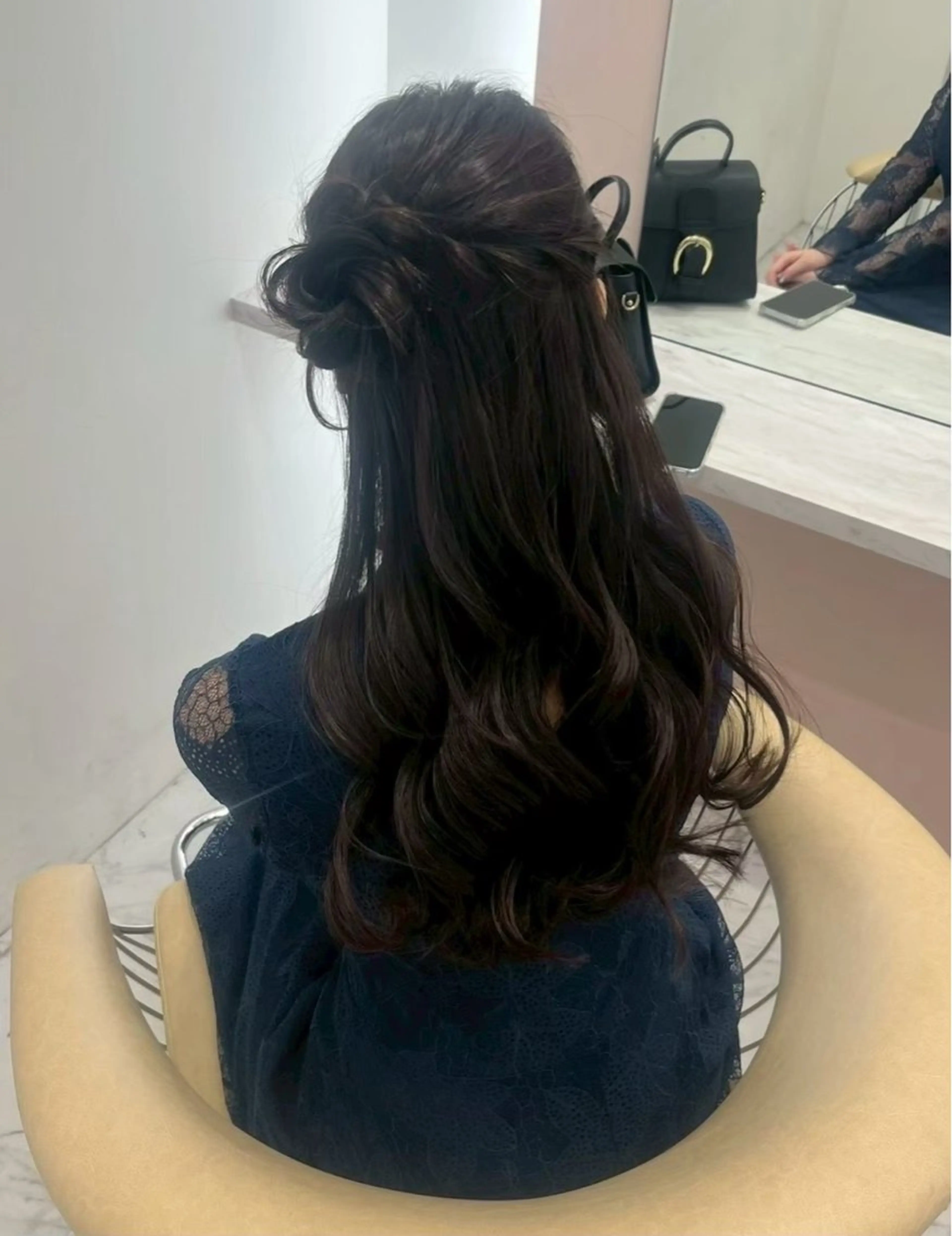 ヘアアレンジ ハーフアップ 結婚式・ブライダル 卒業式のヘアスタイル ヘアセット 束感まつ毛/京都 優春🎀💭のマツエク・マツパデザイン