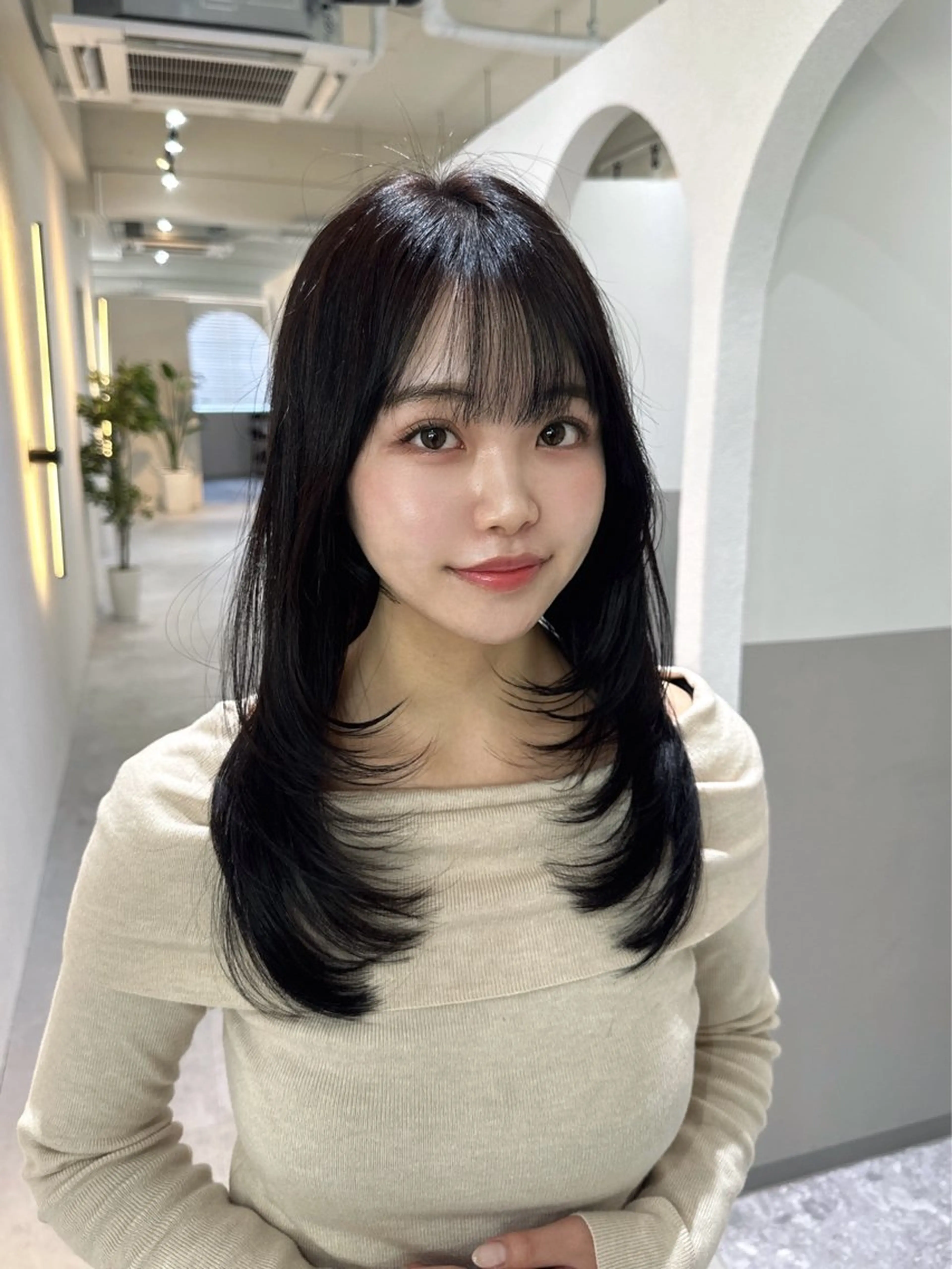 セミロング 韓国レイヤー透明感 カラーヨウスケのヘアスタイル