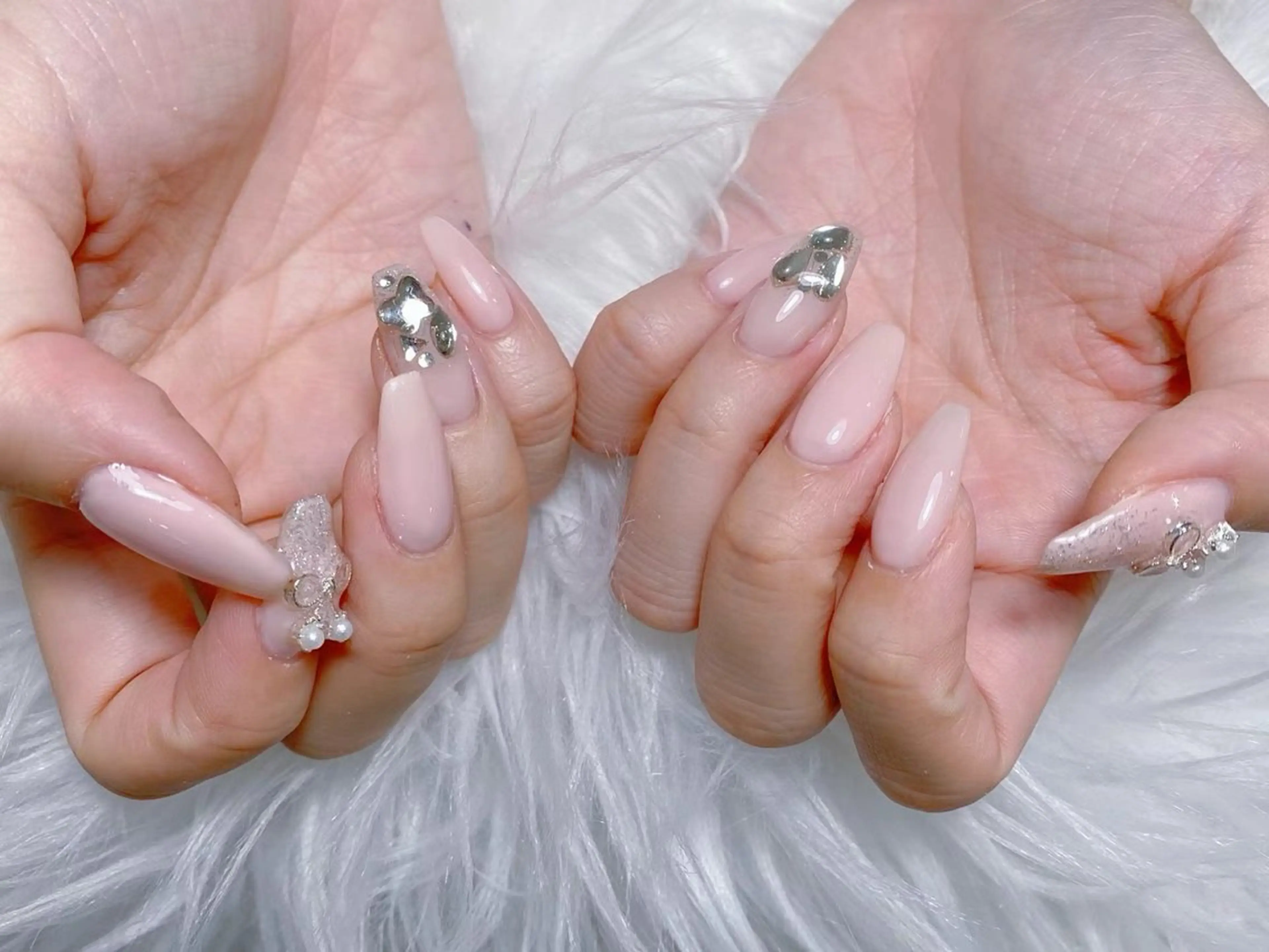 ネイル ハンドネイル 🌈 Laule'aのネイルデザイン