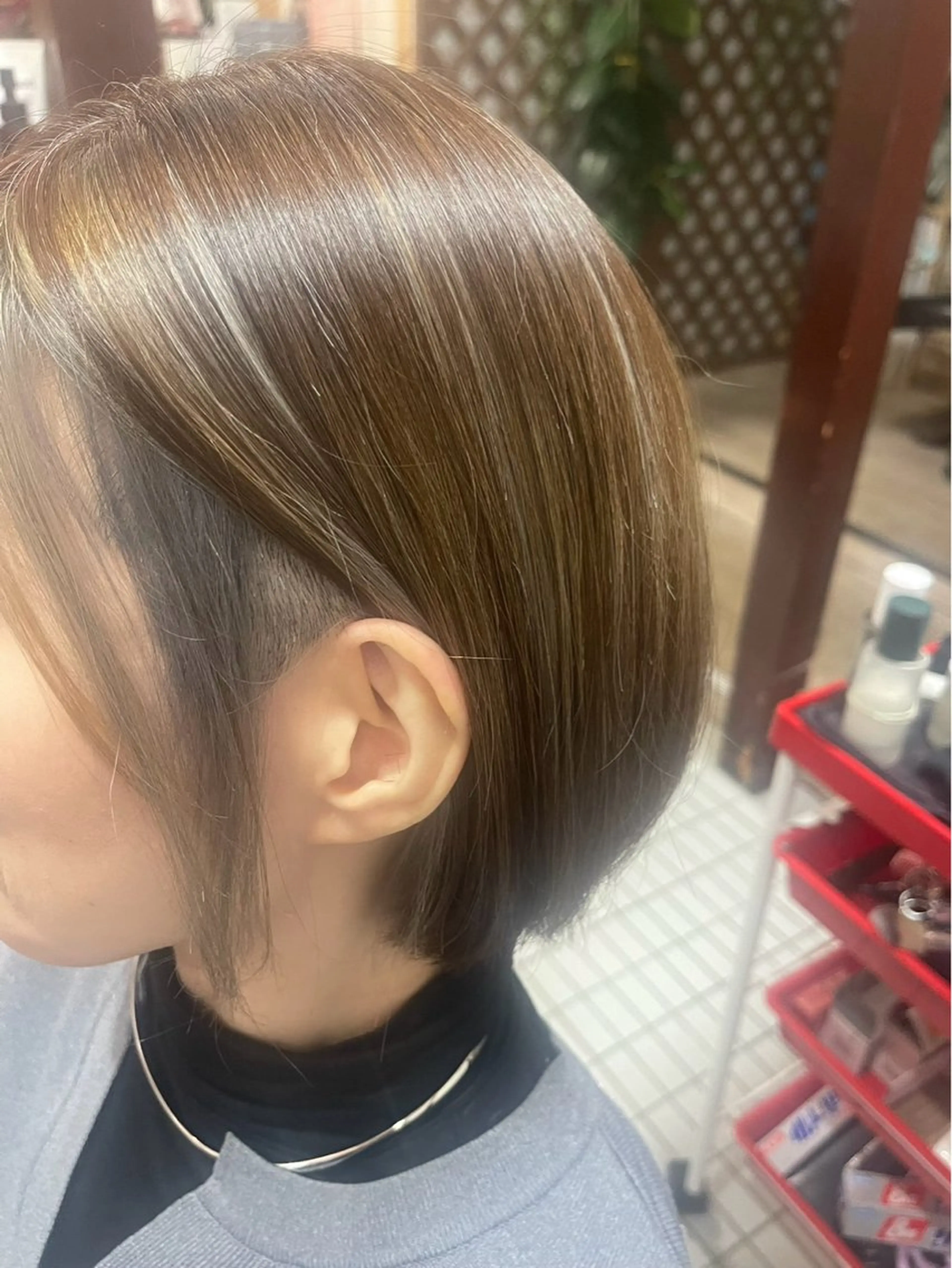 ショート カラー ヘアサロン ユリのヘアスタイル