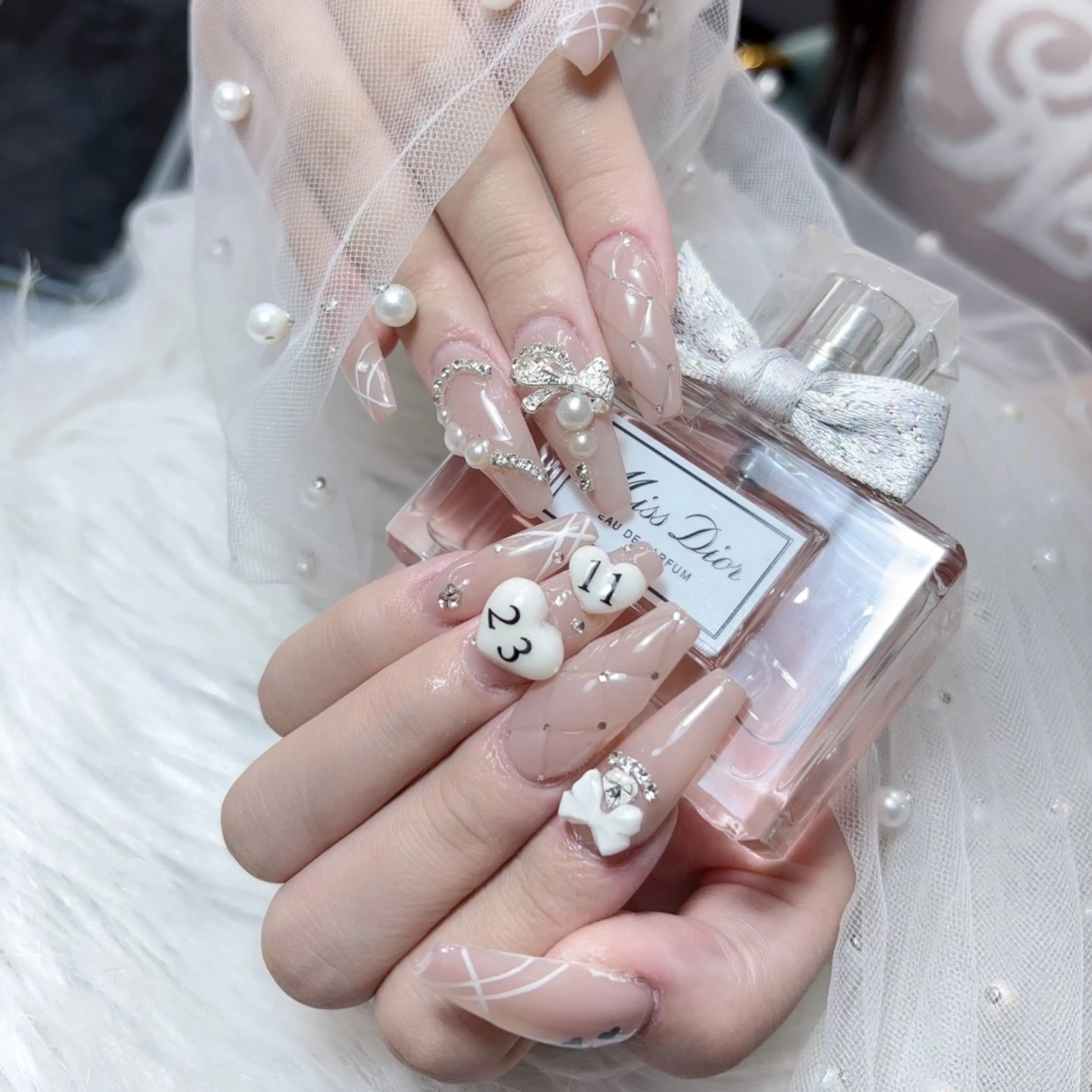ネイル キラキラネイル マグネットネイル スカルプネイル 春ネイル ハンドネイル Melody  3D/スカルプ専門店のネイルデザイン