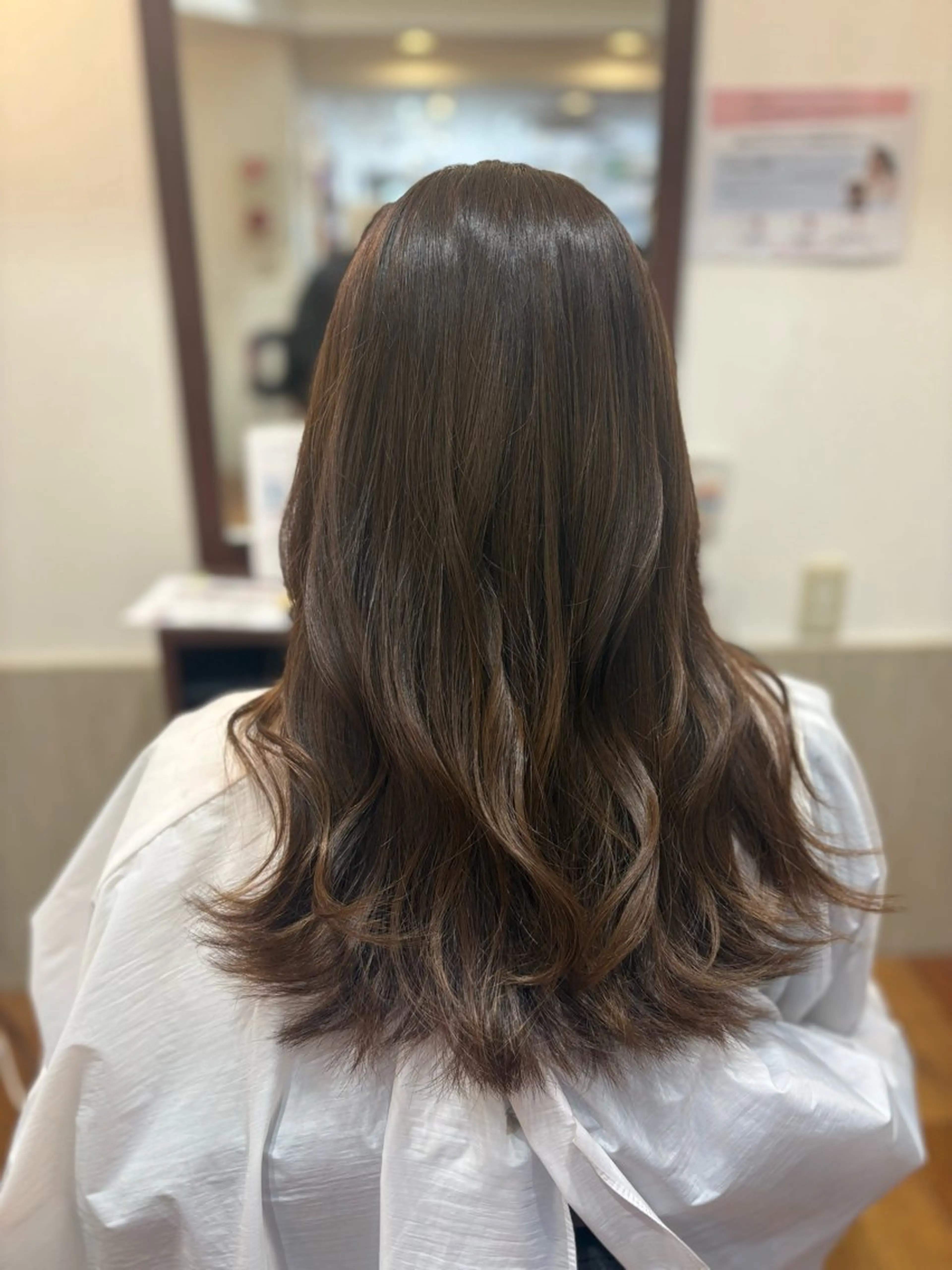 セミロング 赤み消しオリーブ特化 柔らか縮毛矯正🌷辻のヘアスタイル
