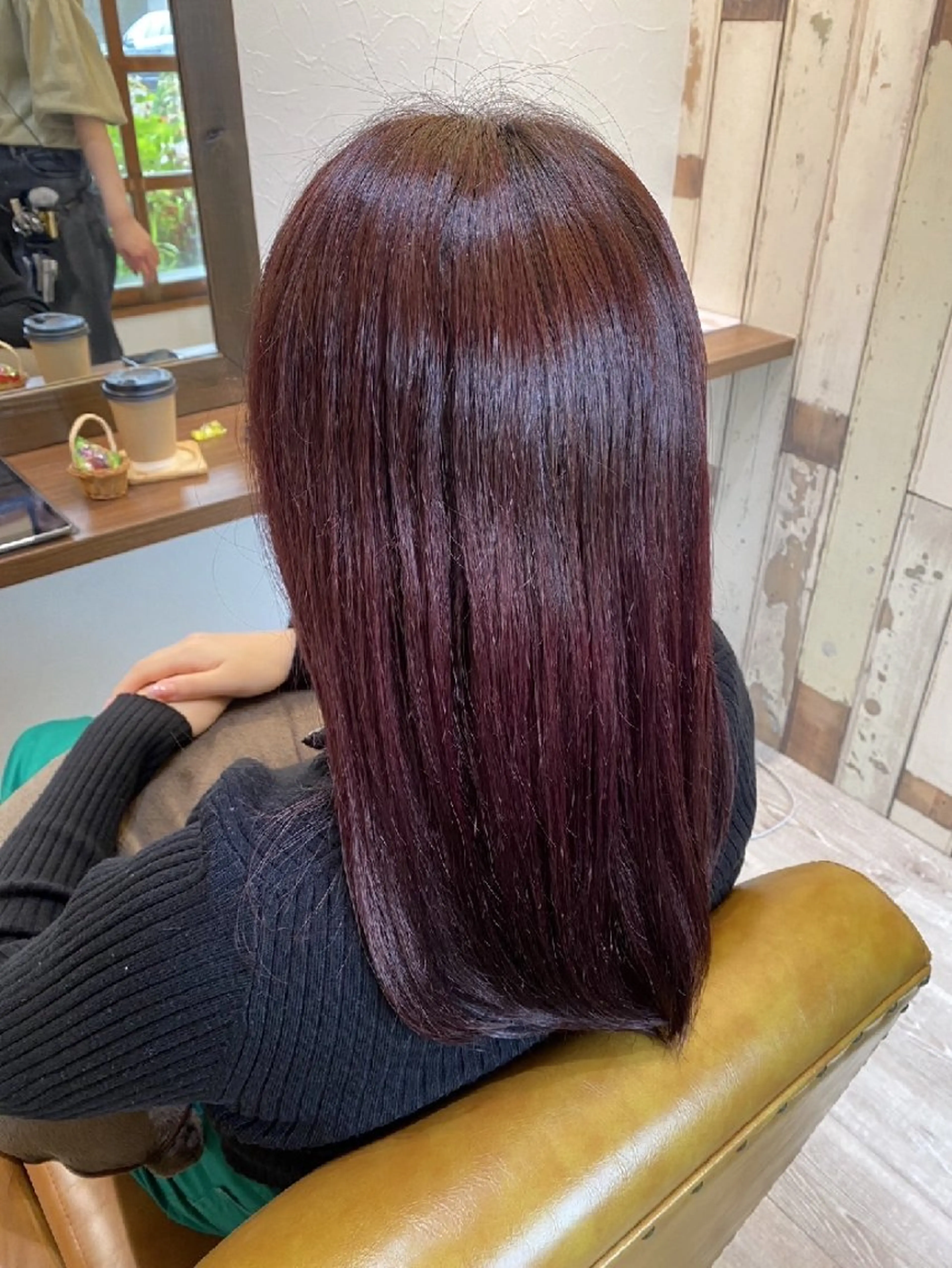 セミロング カラー ブリーチ レッドカラー ヘアカラー 松江  幸世のヘアスタイル