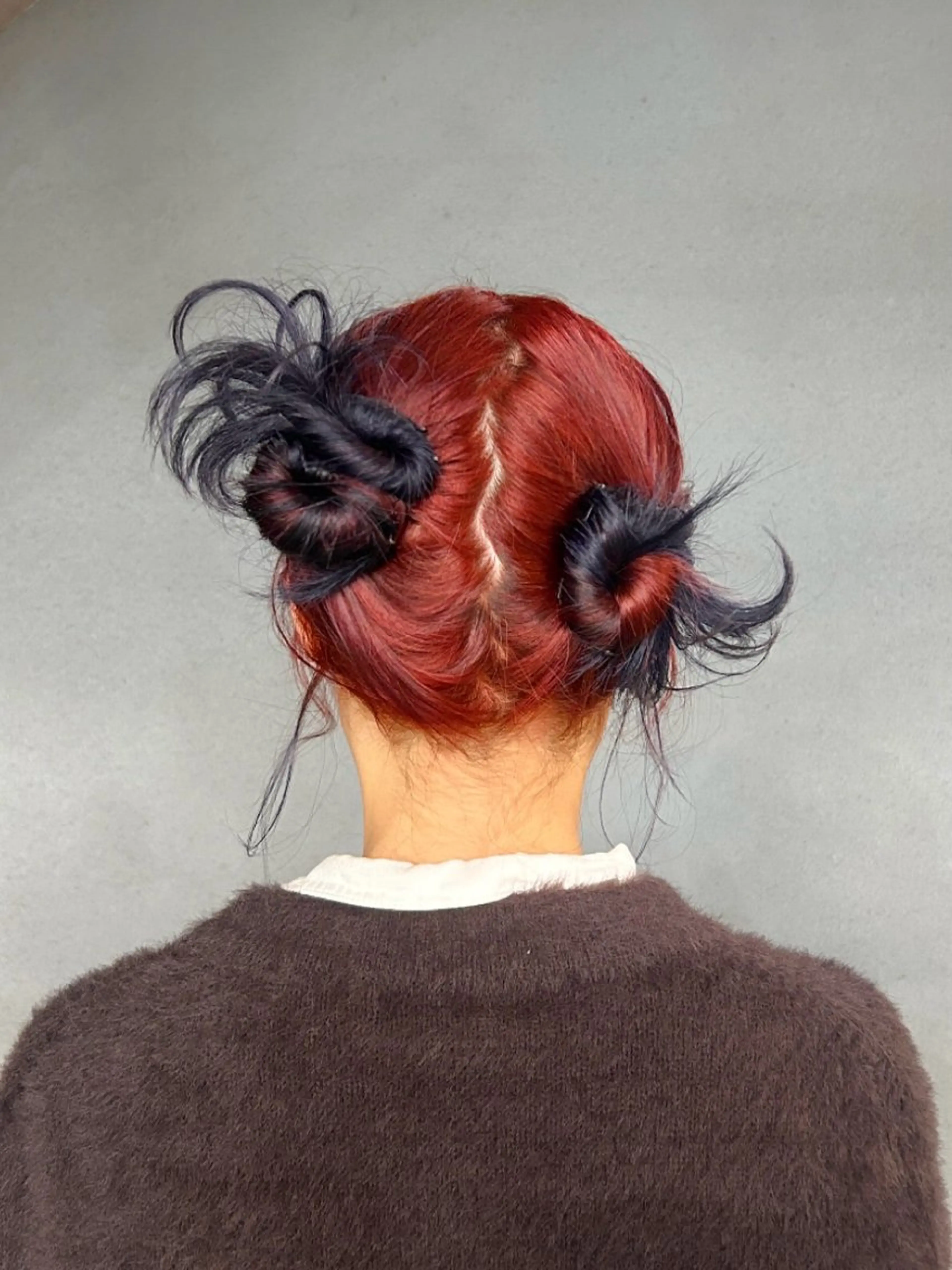 ミディアム ヘアカラー Hiyo 海外レイヤーカットのヘアスタイル