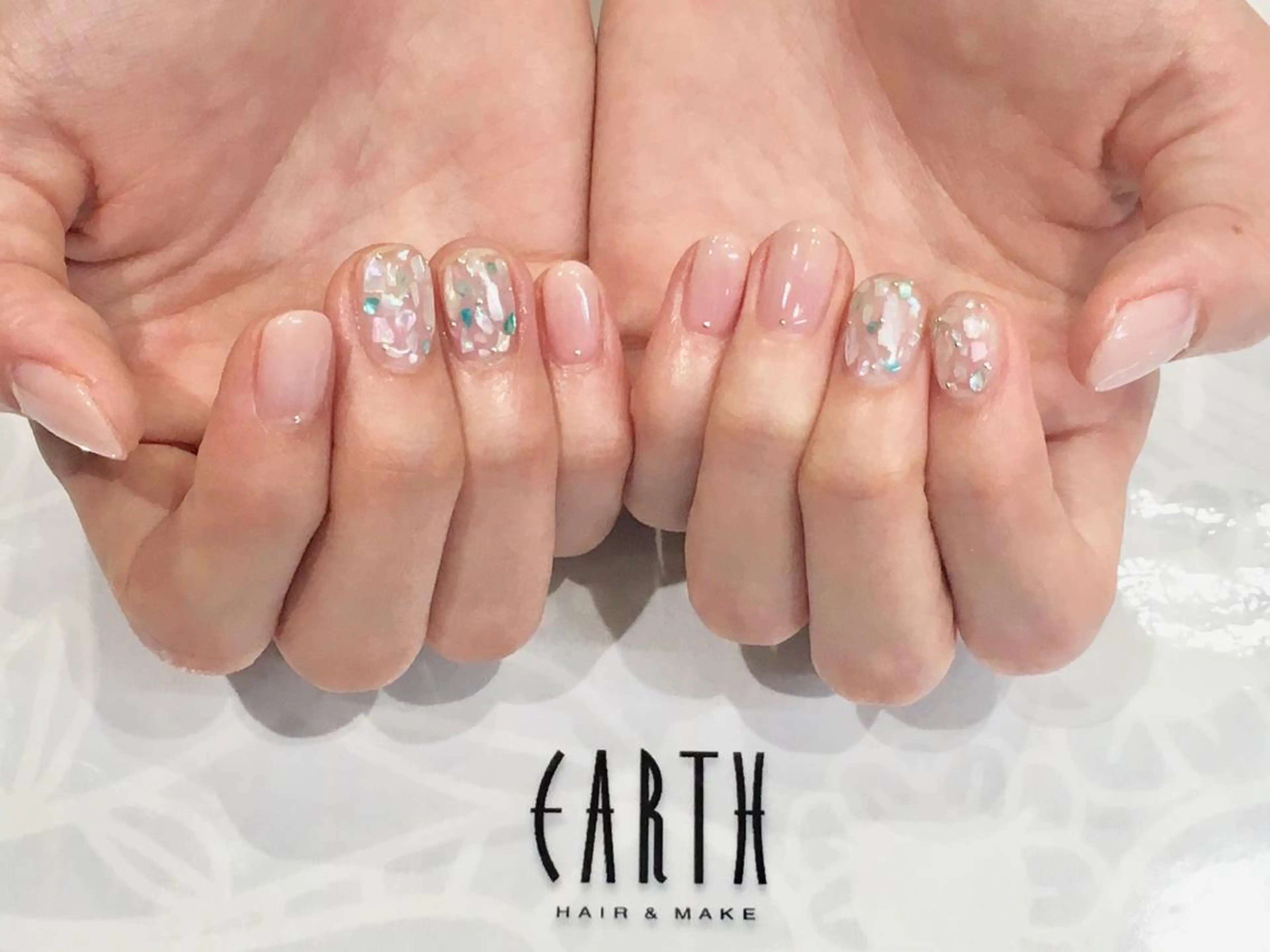 ネイル ブルー キラキラネイル ピンク 佐藤 まりえのネイルデザイン