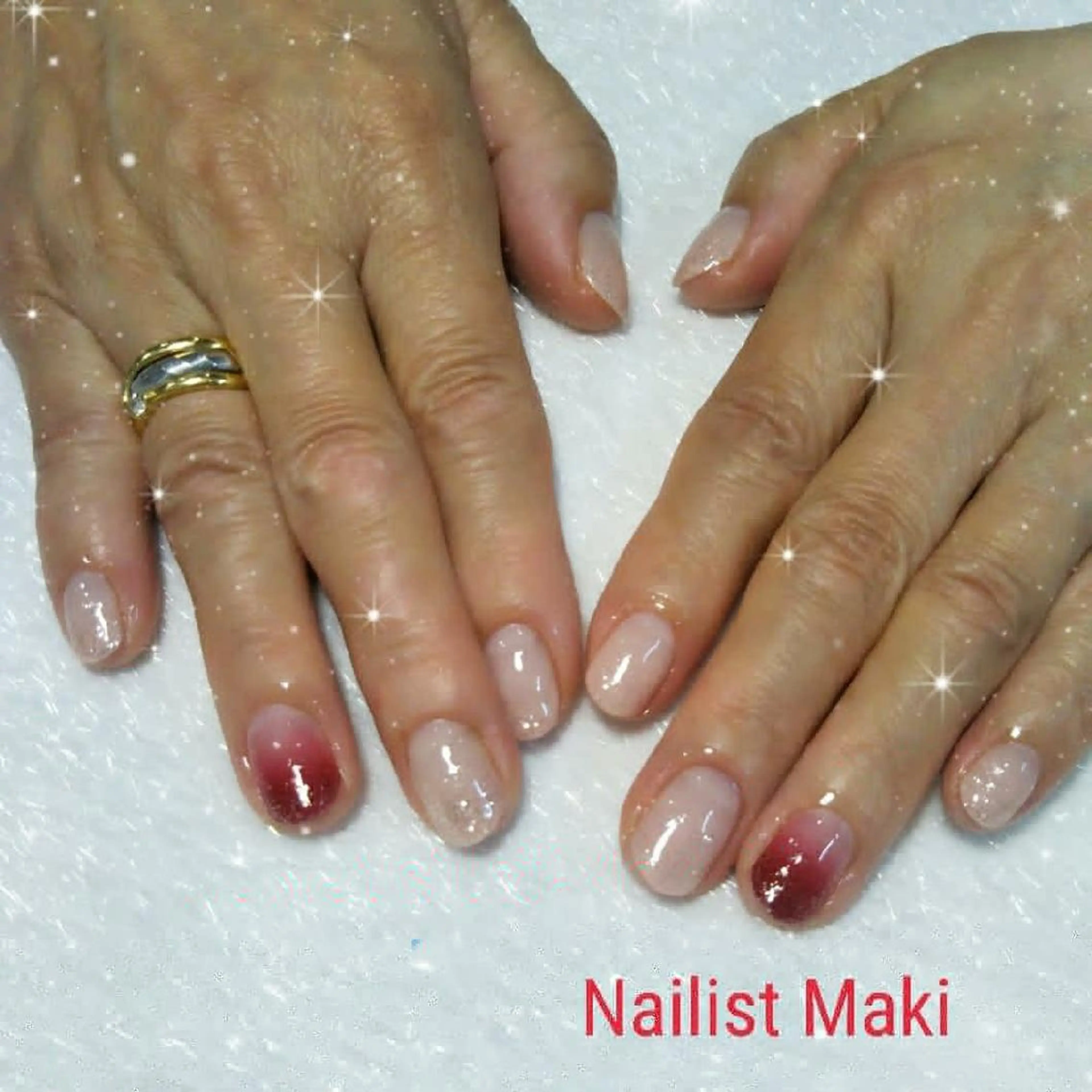 ネイル 小顔・毛穴・たるみ ネイル　似内真樹のエステ・リラクイメージ