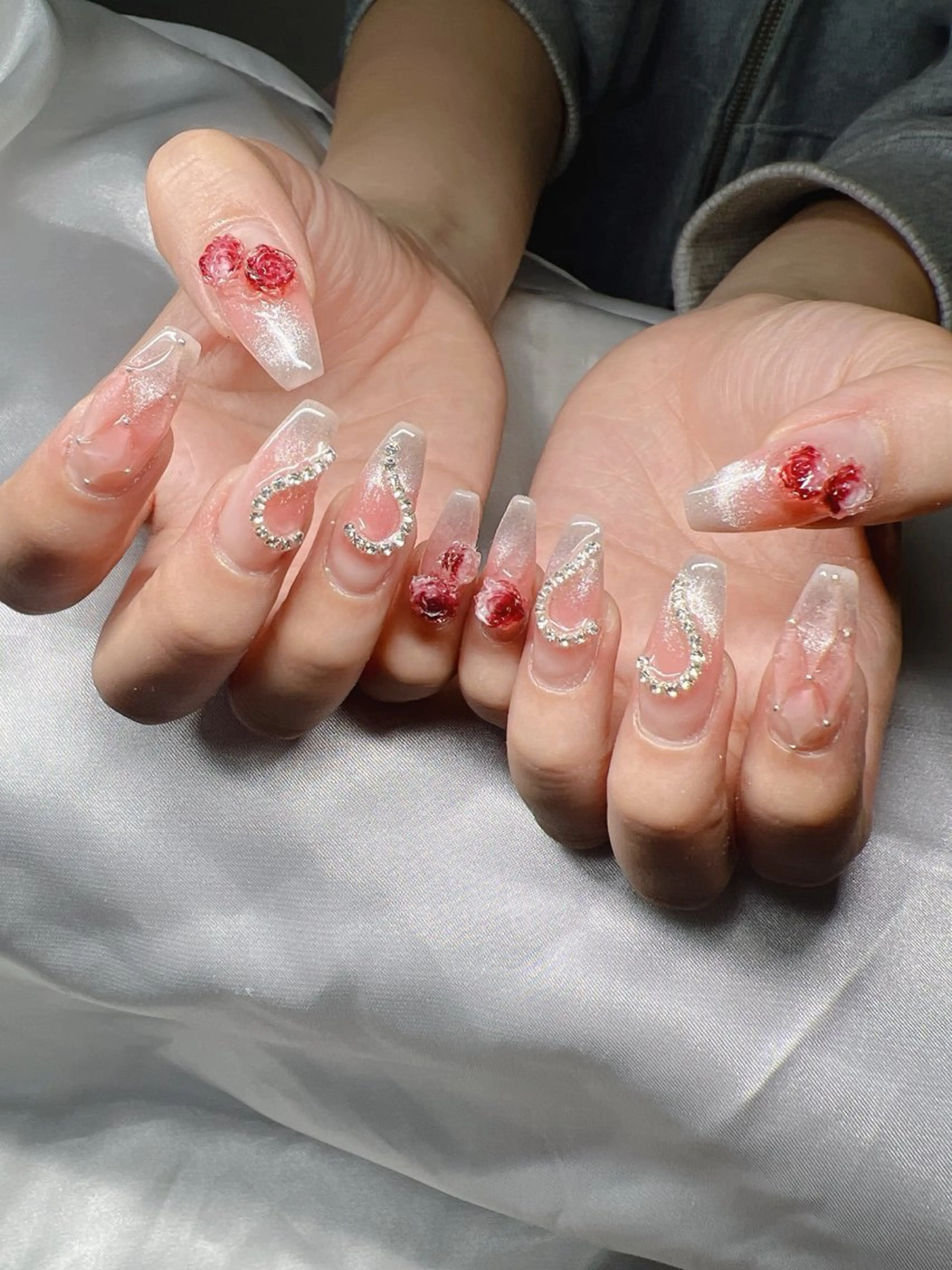 ネイル 長さ出し グラデーション 卒業式 キラキラネイル マグネットネイル Lee Nailsのネイルデザイン