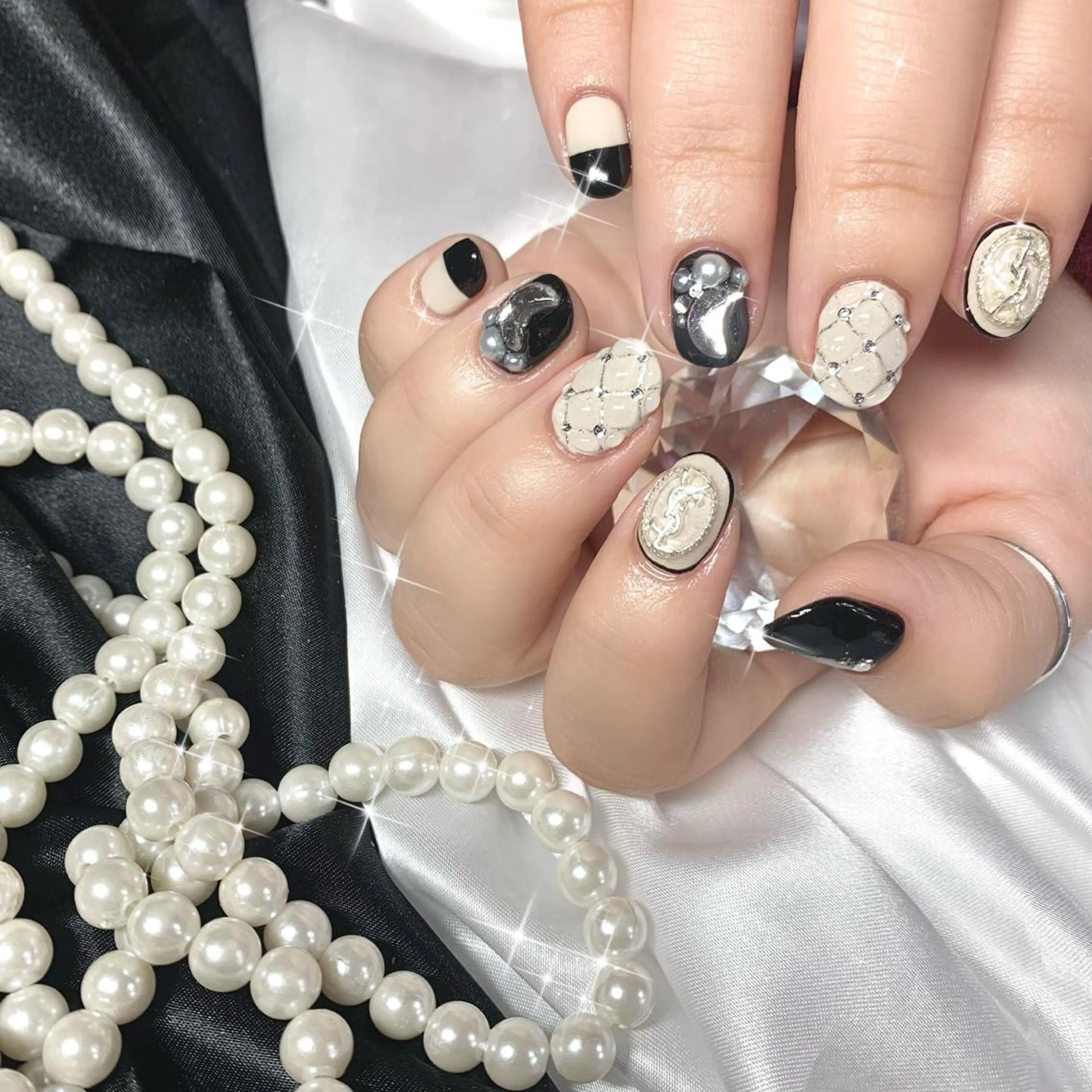 ネイル オーロラネイル フレンチネイル ジェルネイル 韓国ネイル 持ち込み élu by Noriko 前原のネイルデザイン