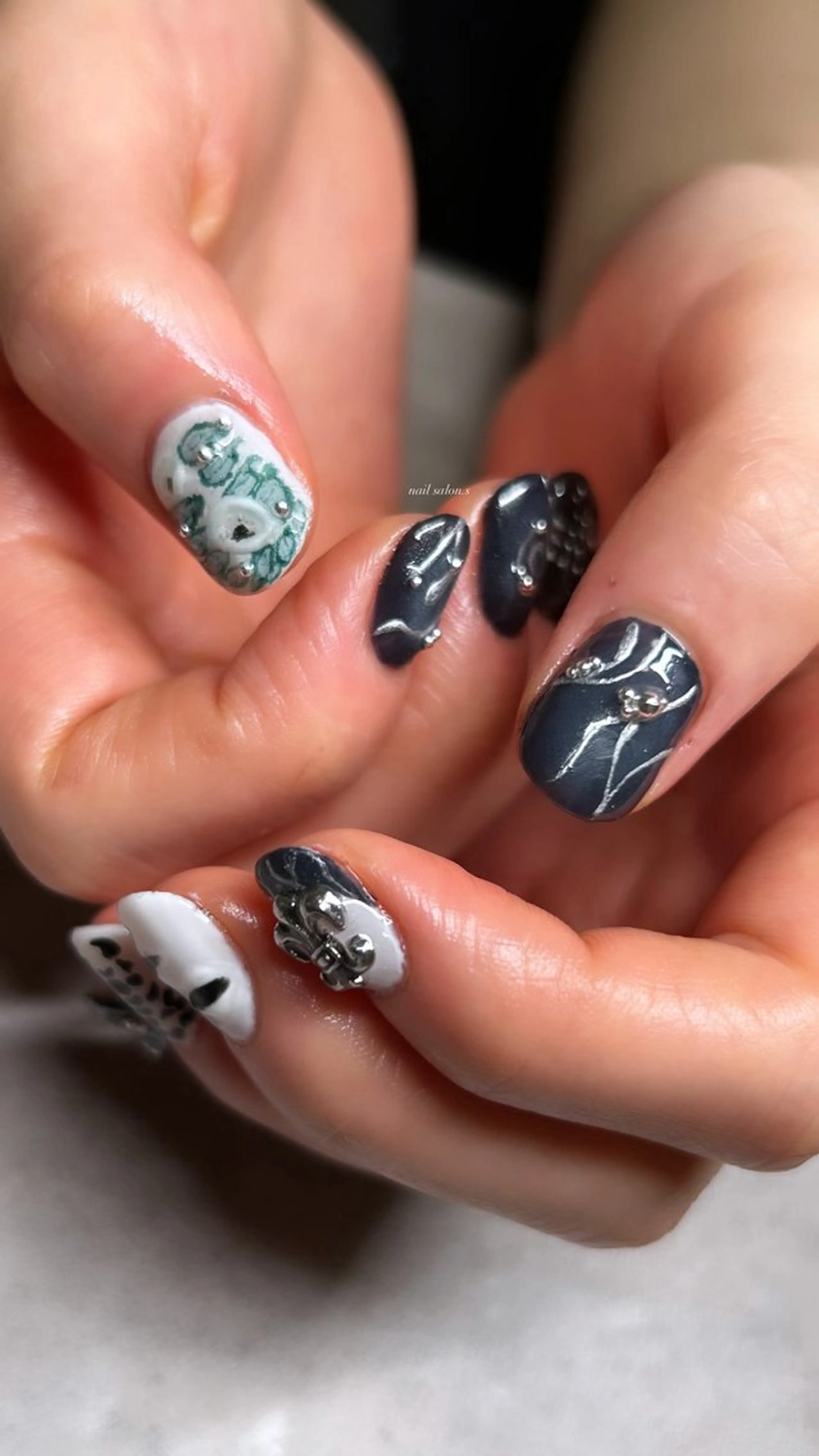 ネイル 持ち込み ハンドネイル 関山 志乃のネイルデザイン