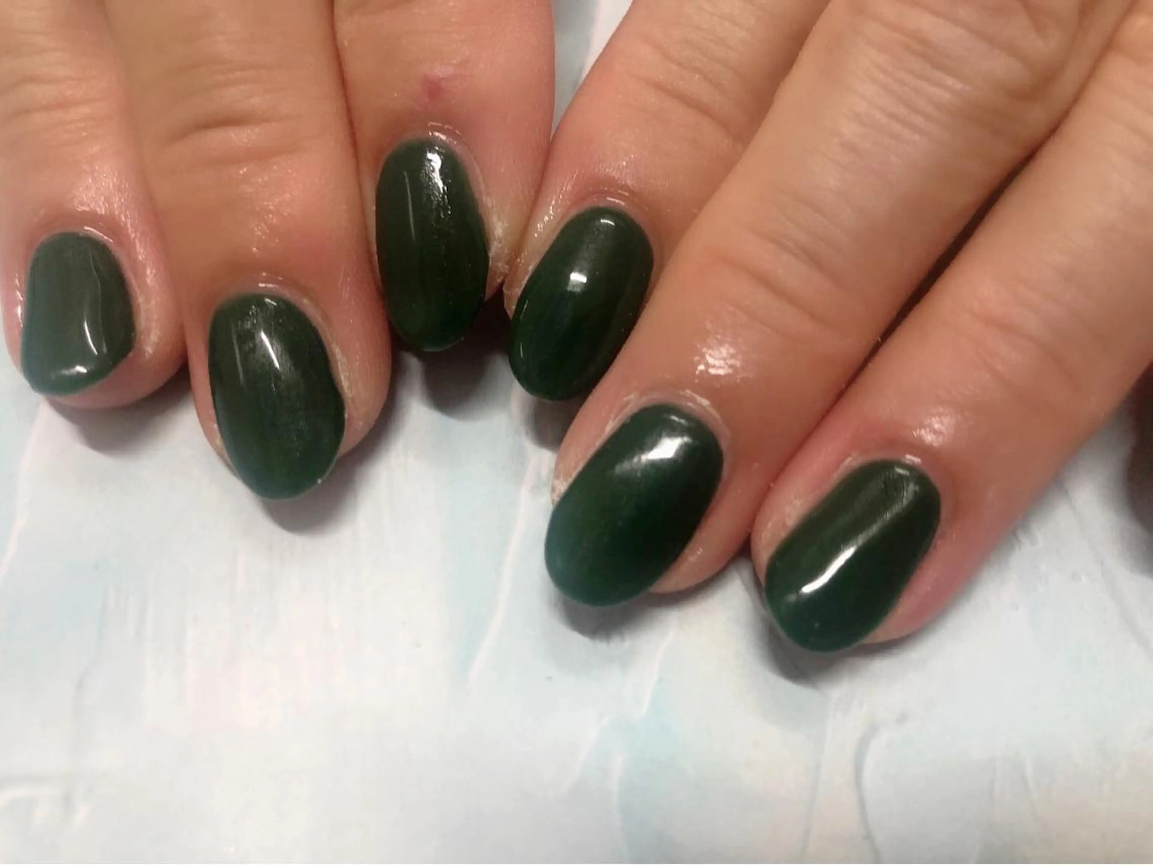 ネイル グリーン ワンカラーネイル ハンドネイル mogunail &blowのネイルデザイン