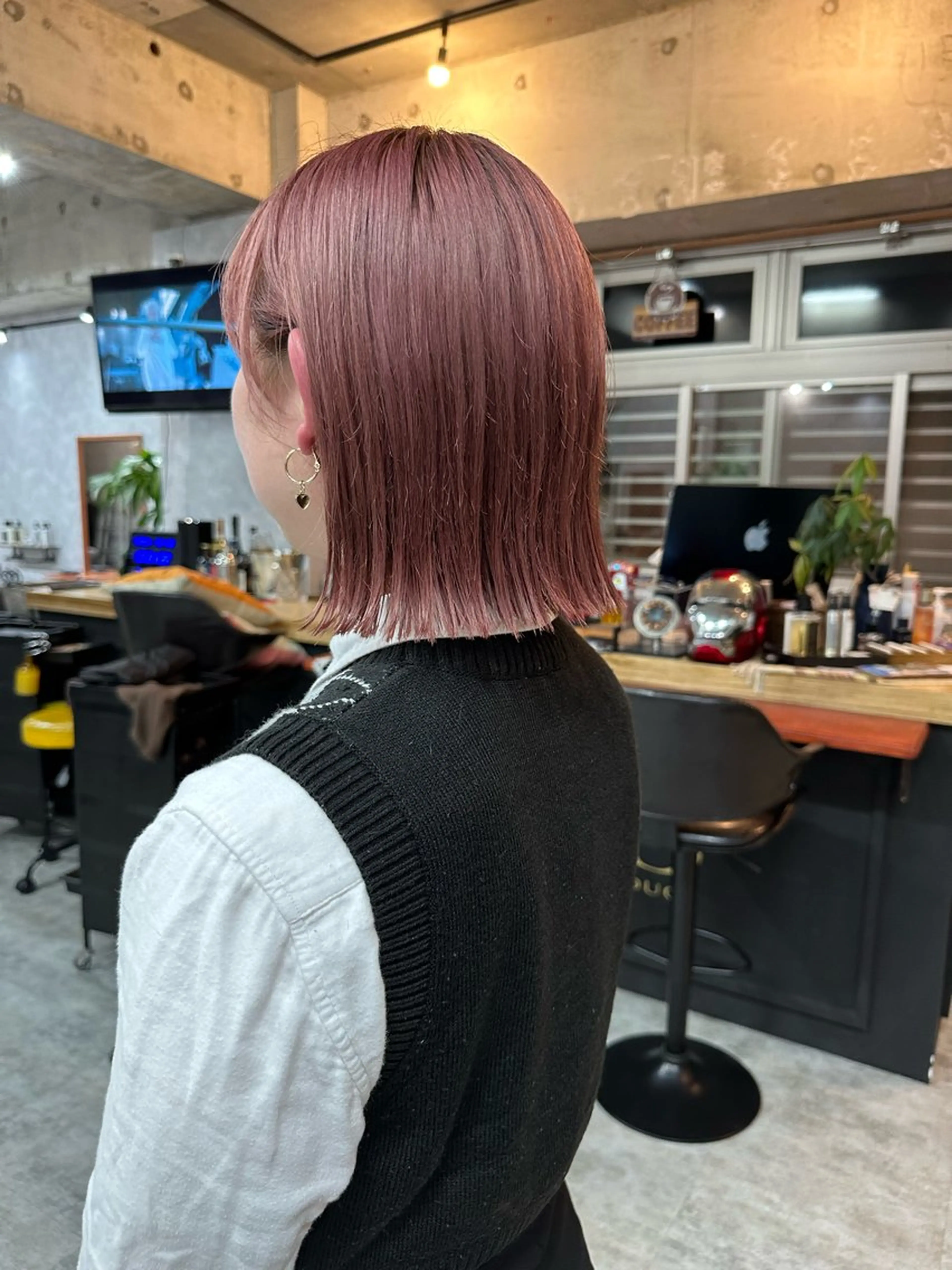 ショート 切りっぱなしボブ ショートボブ ハンサムショート 丸みショート ボブ カット ヘアカラー トリートメント モテ髪/ボブ/ショー ト/アダチフウトのヘアスタイル