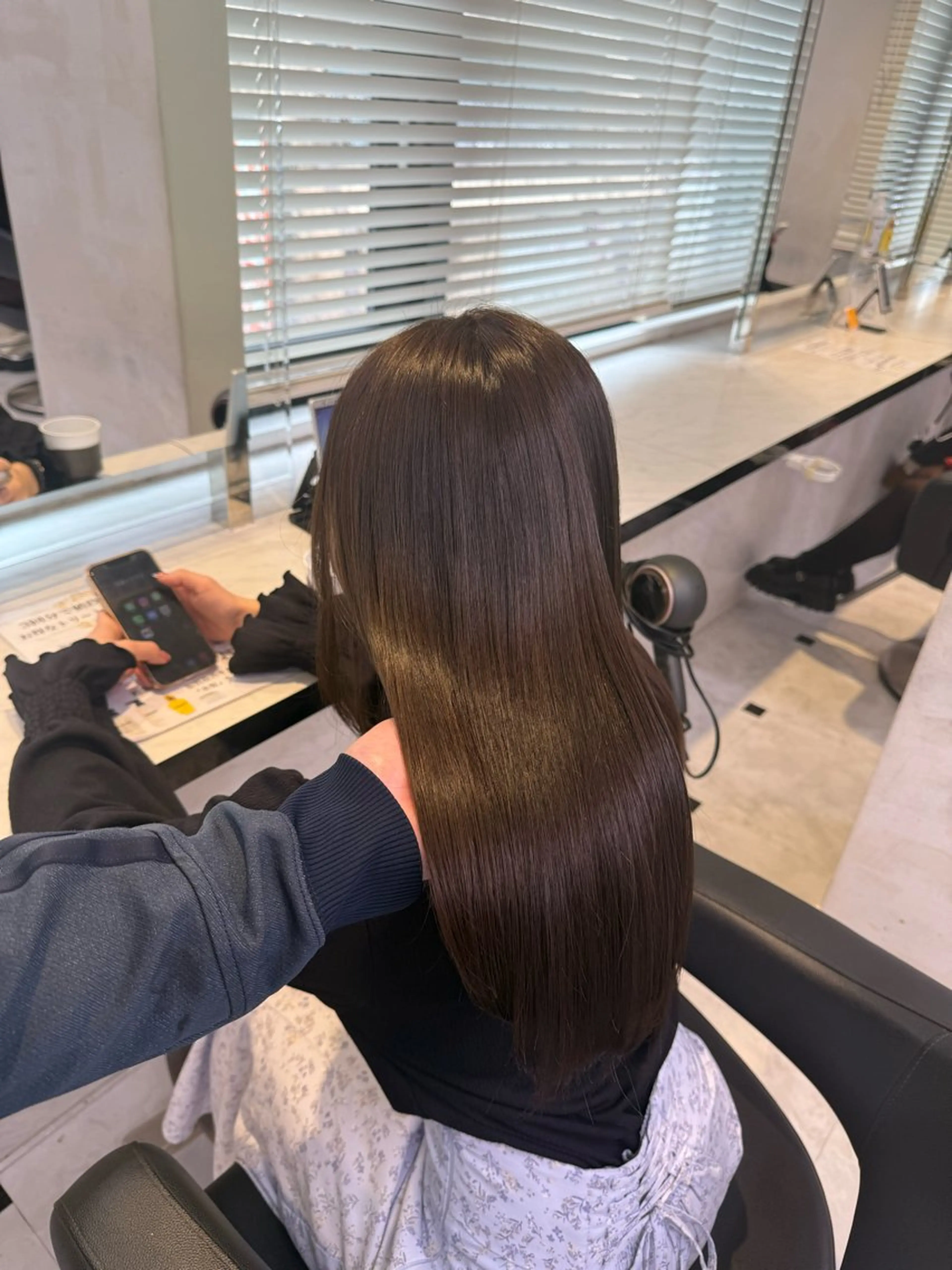 ミディアム カラー 透明感カラー グレージュ カット ヘアカラー 韓国風グレージュ 🤍たくみ🤍のヘアスタイル