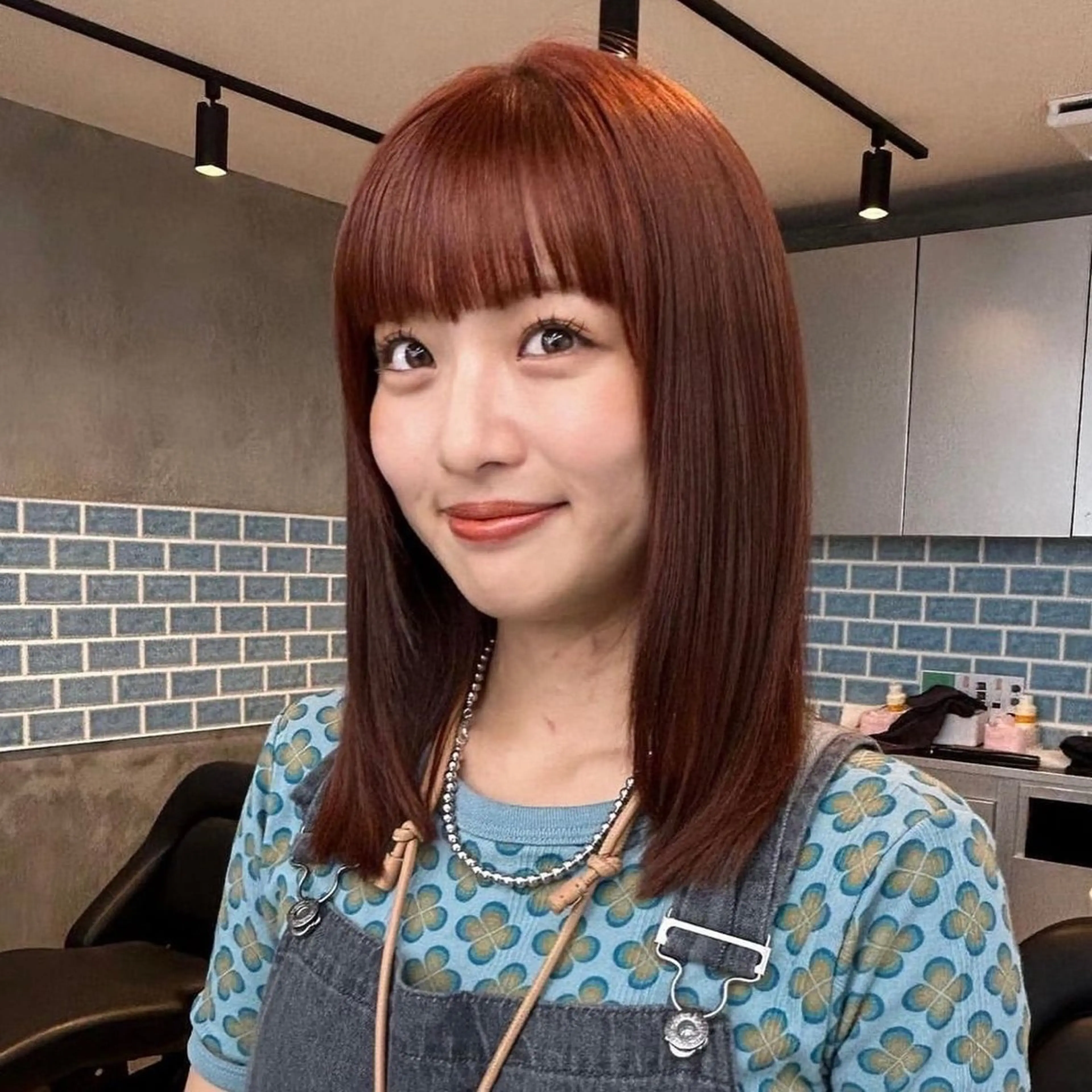 ミディアム カラー ヘアカラー トリートメント おぐらみゆう 🍎ボブ/ショートのヘアスタイル