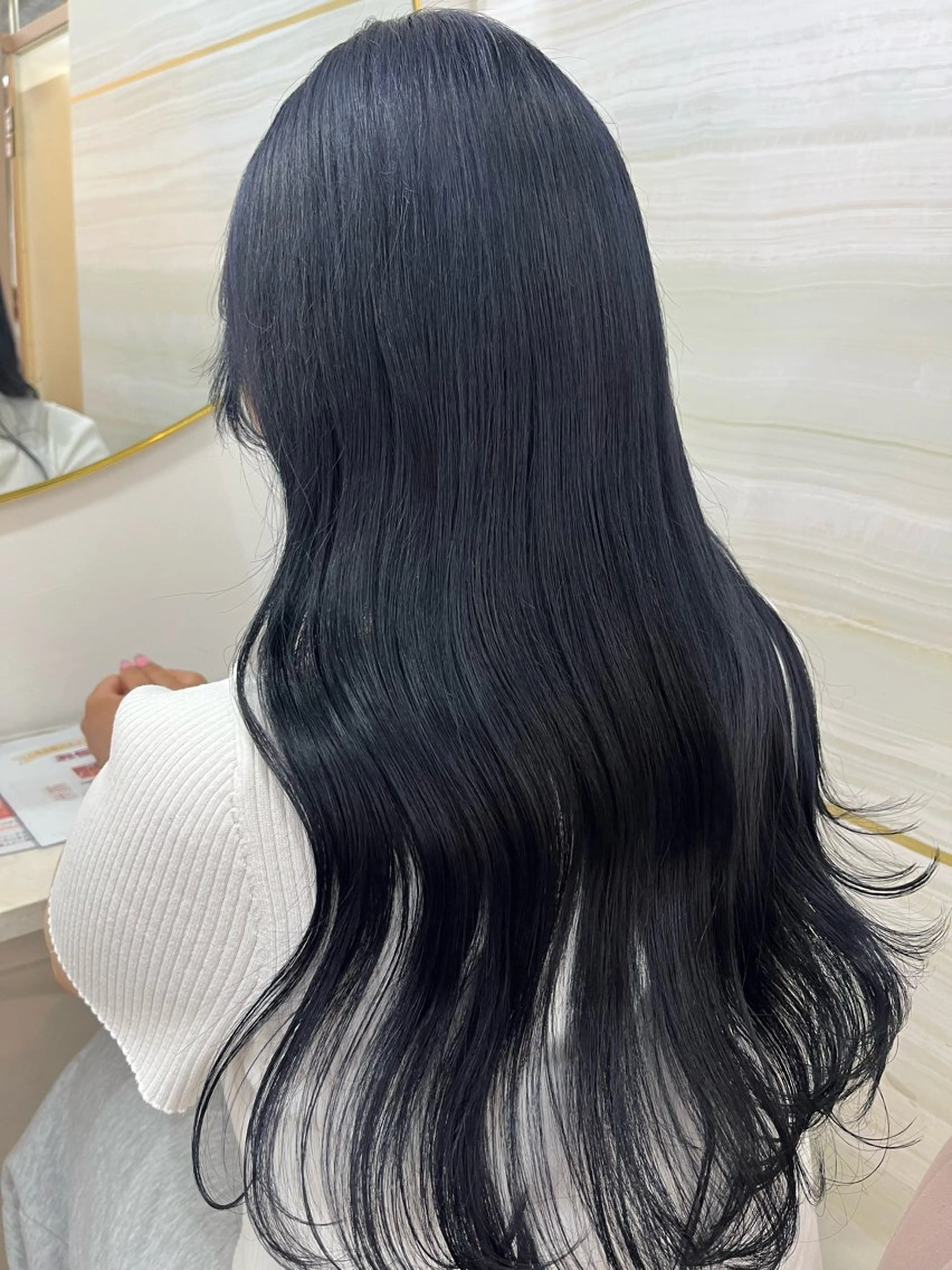 カラー 黒髪 ブルーカラー ブルーブラック 🫧みひろ🫧カット カラーモデル募集のヘアスタイル